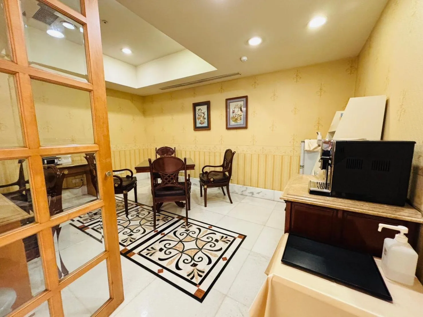 Business facilities in Royal Seasons Hotel Taipei ‧ Nanjing W.