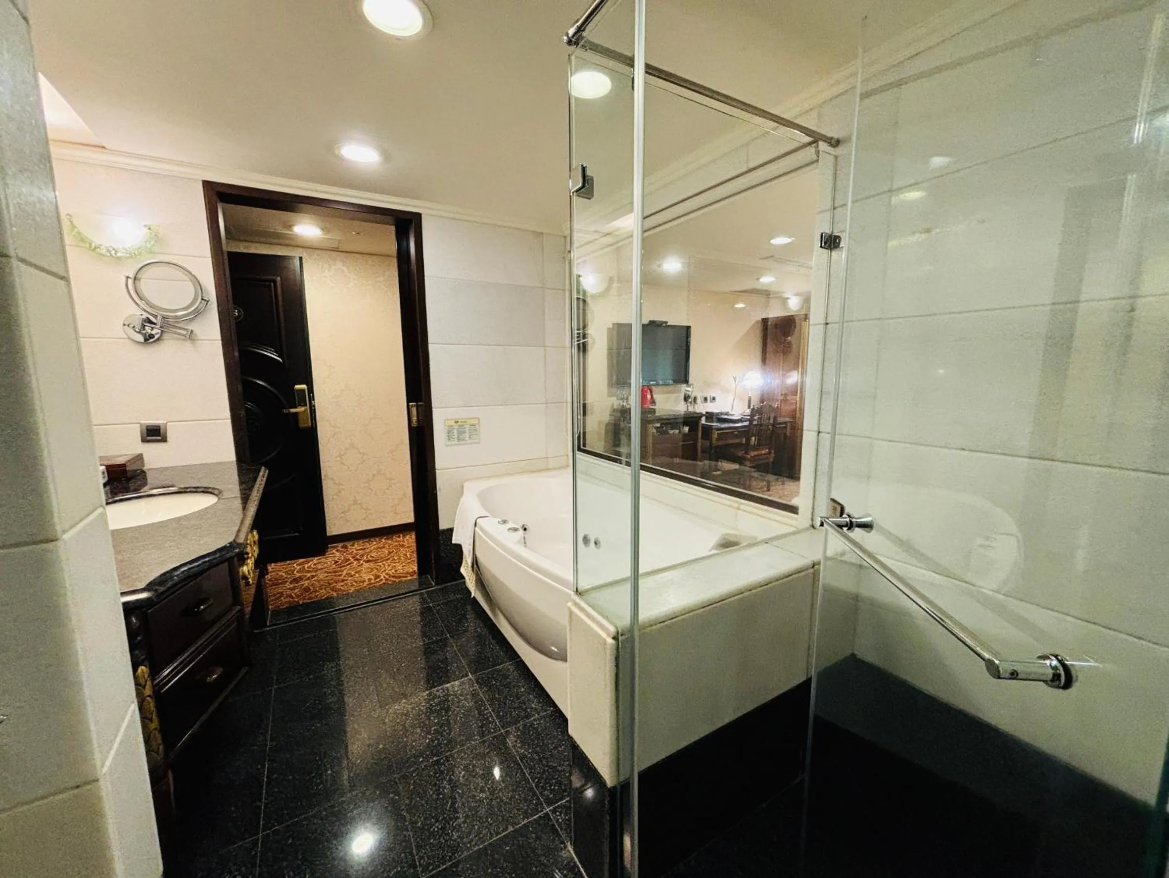 Bathroom in Royal Seasons Hotel Taipei ‧ Nanjing W.