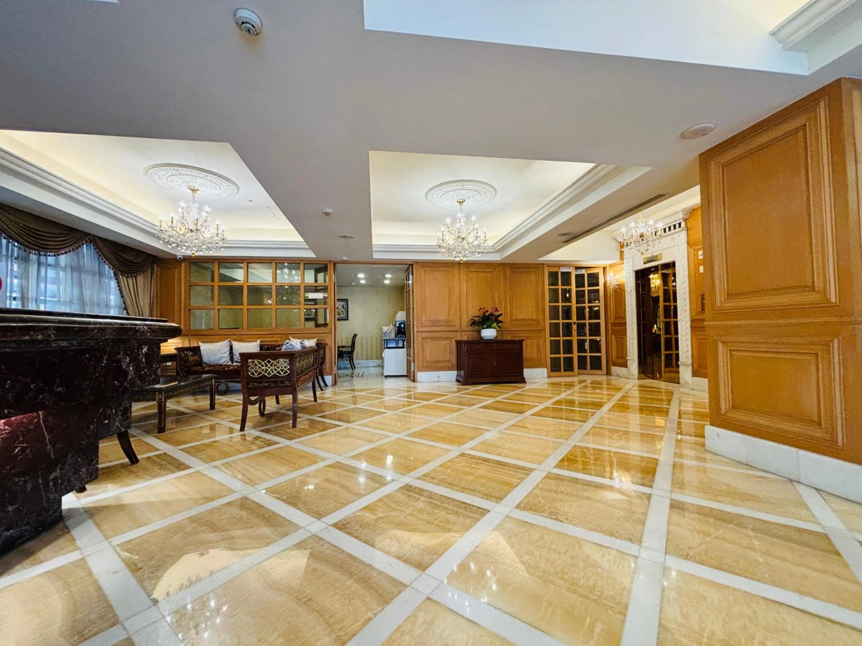 Lobby or reception in Royal Seasons Hotel Taipei ‧ Nanjing W.