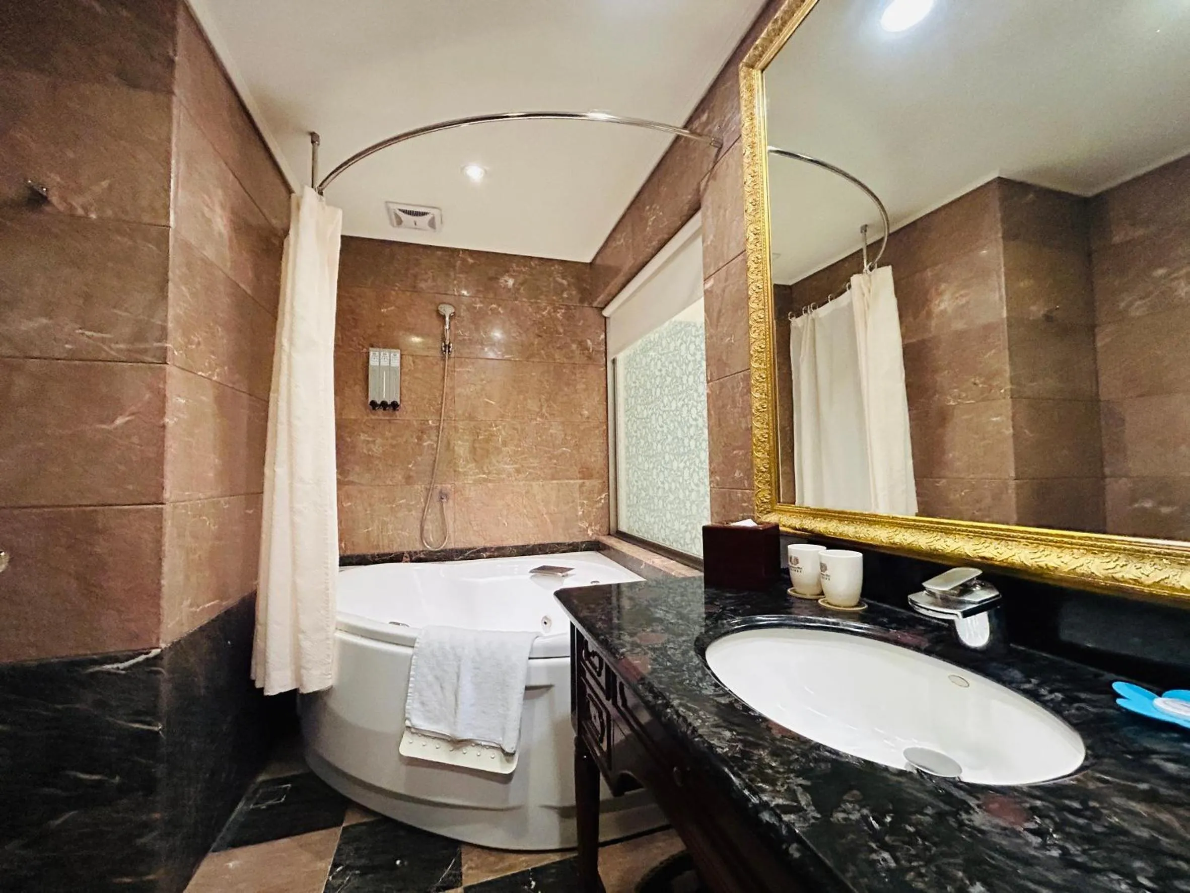 Bathroom in Royal Seasons Hotel Taipei ‧ Nanjing W.