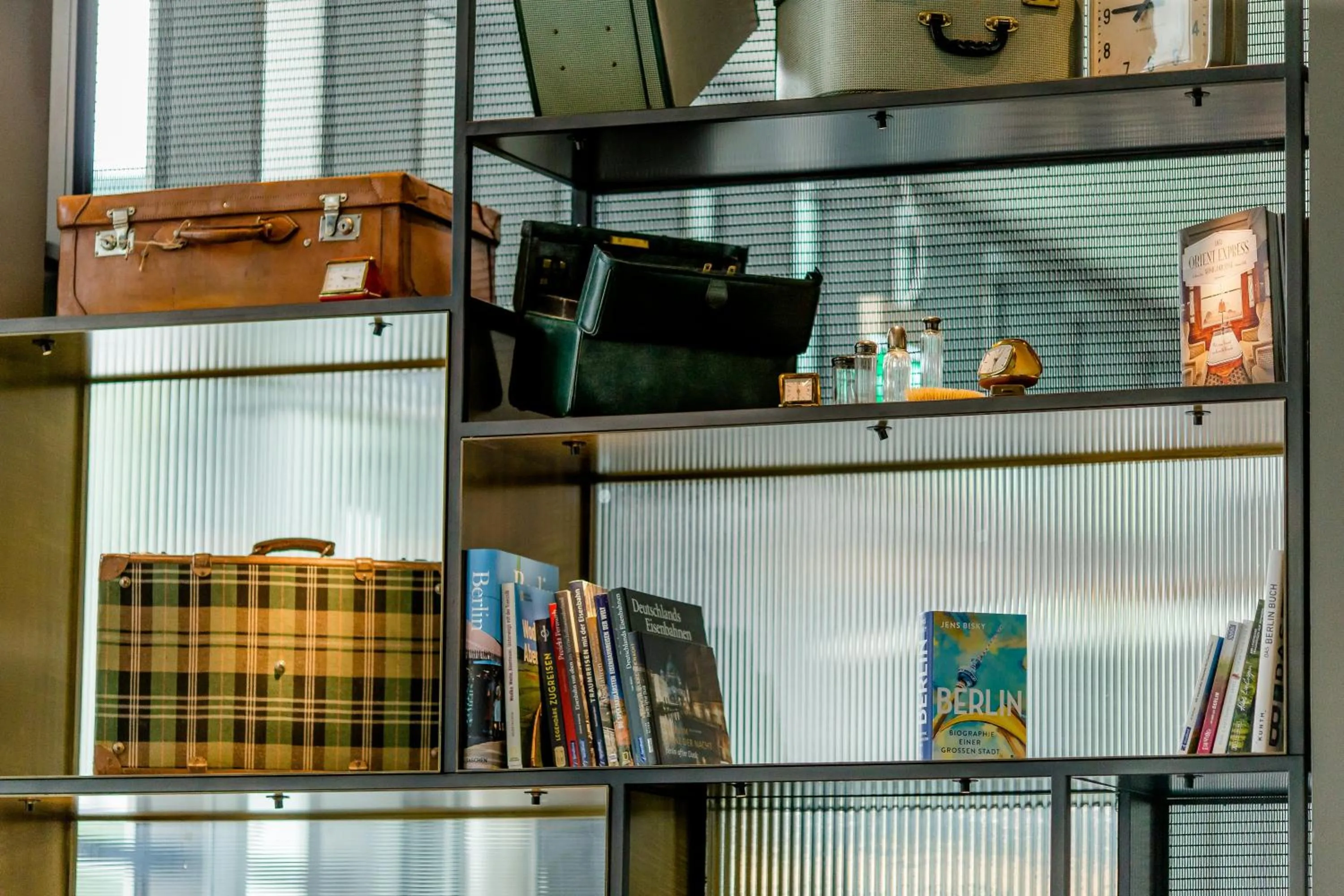 Lounge or bar in Motel One Berlin-Hauptbahnhof