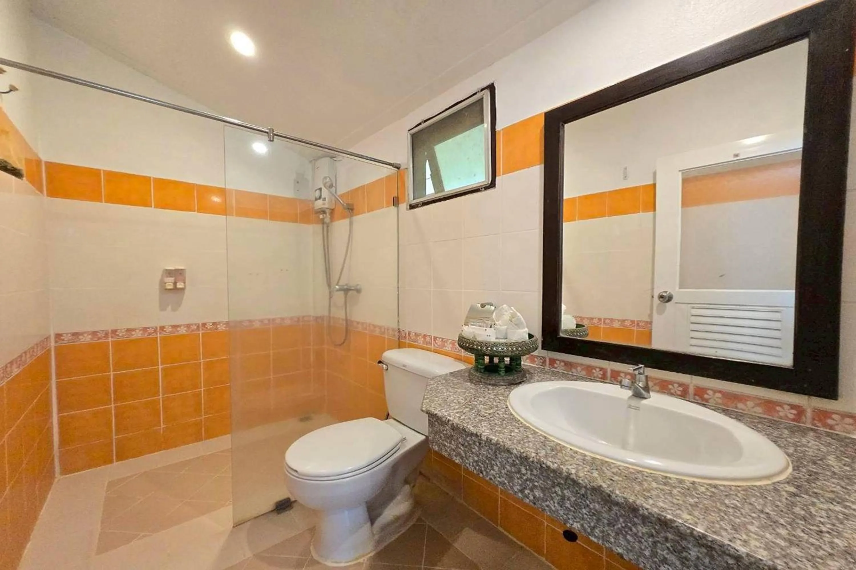 Shower in Poonyamantra Resort Chiang Rai