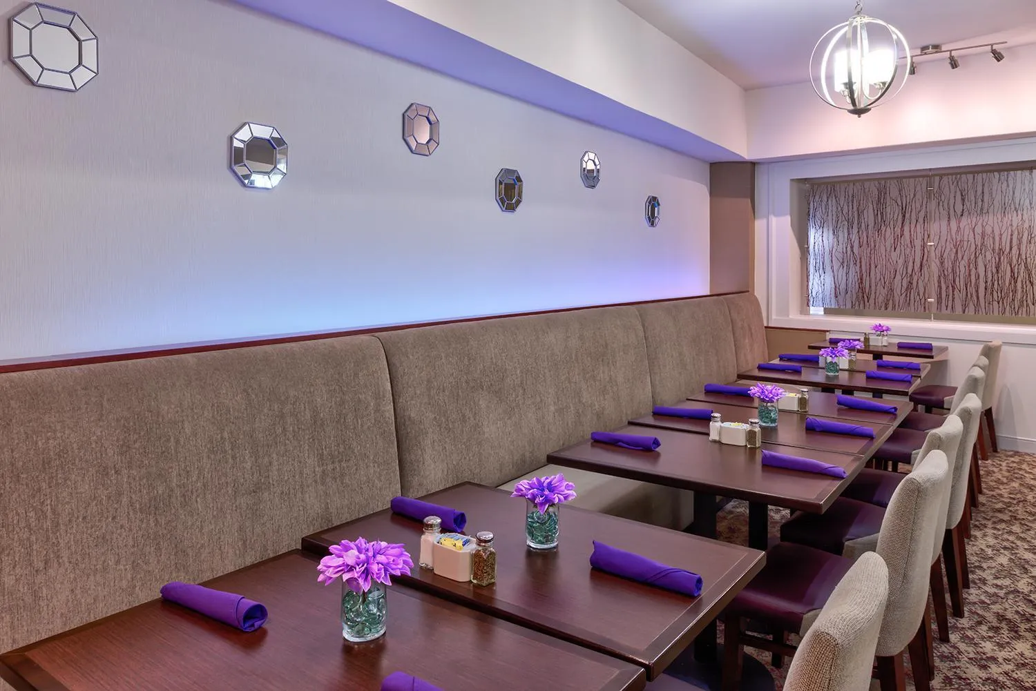 Restaurant/places to eat in The Brookhaven Atlanta Hotel