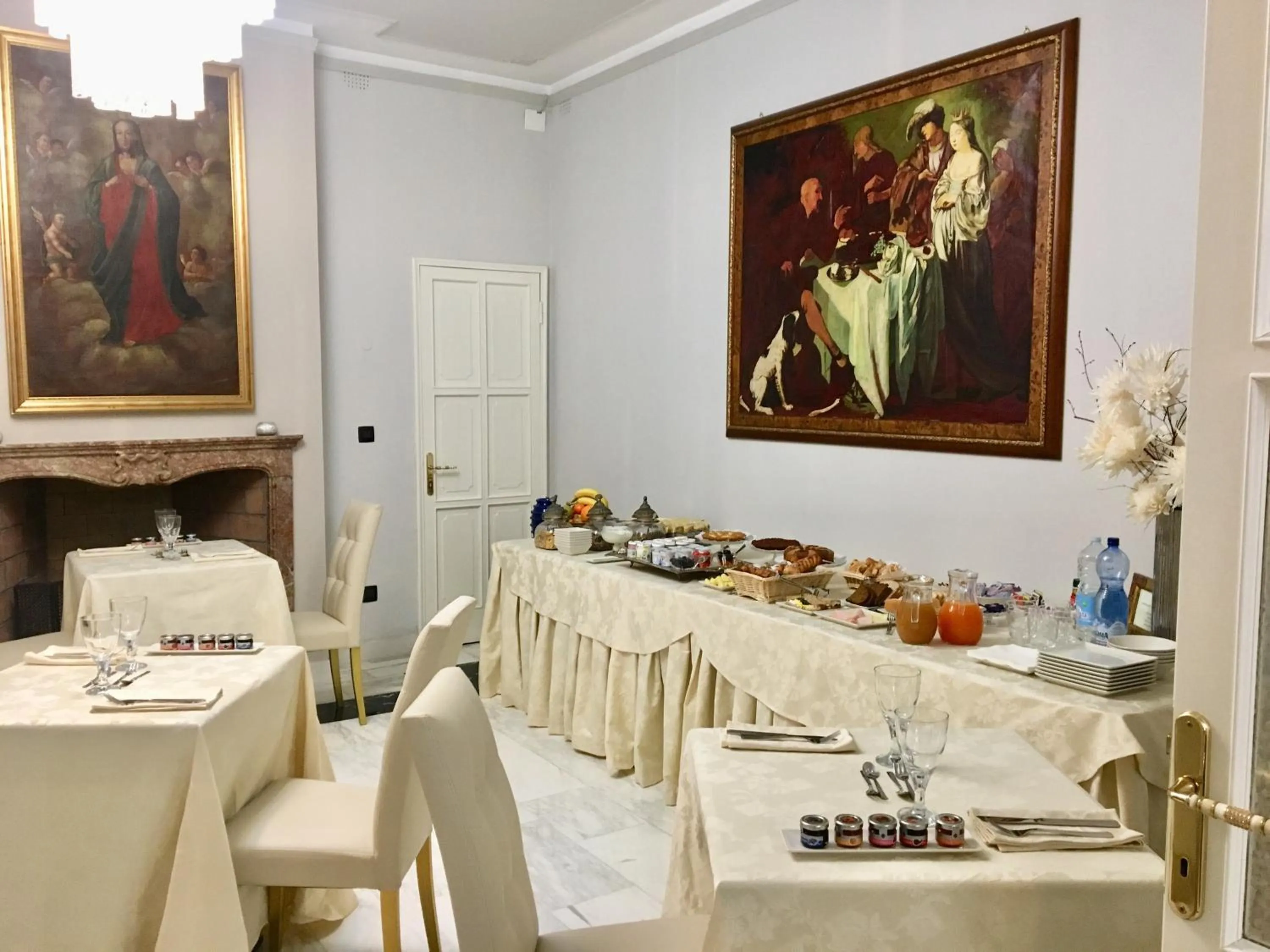 Breakfast in Martins Residence de Luxe