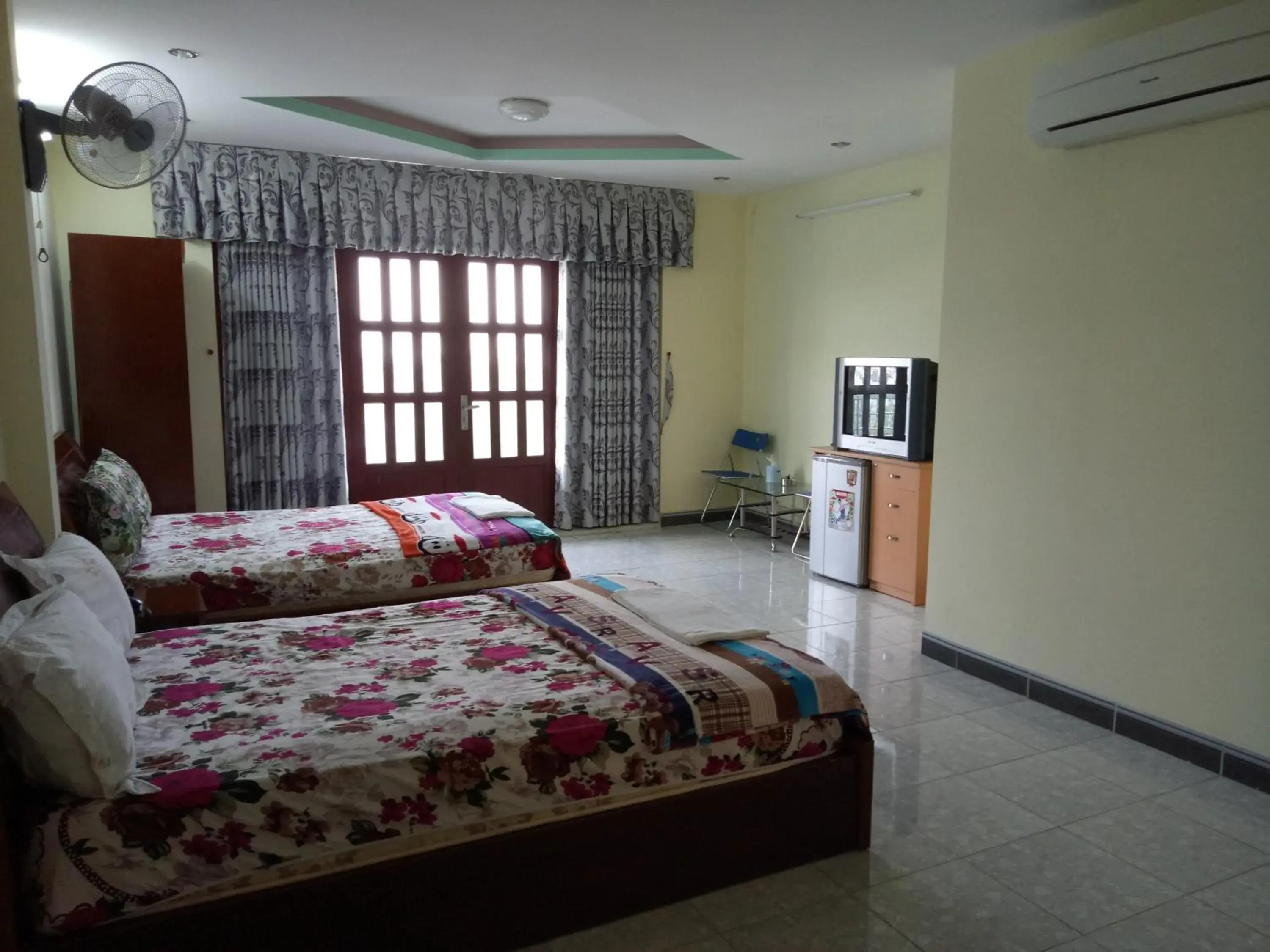 Standard Family Room in Ngoc Loan Hotel Standard Family Room in Ngoc Loan Hotel