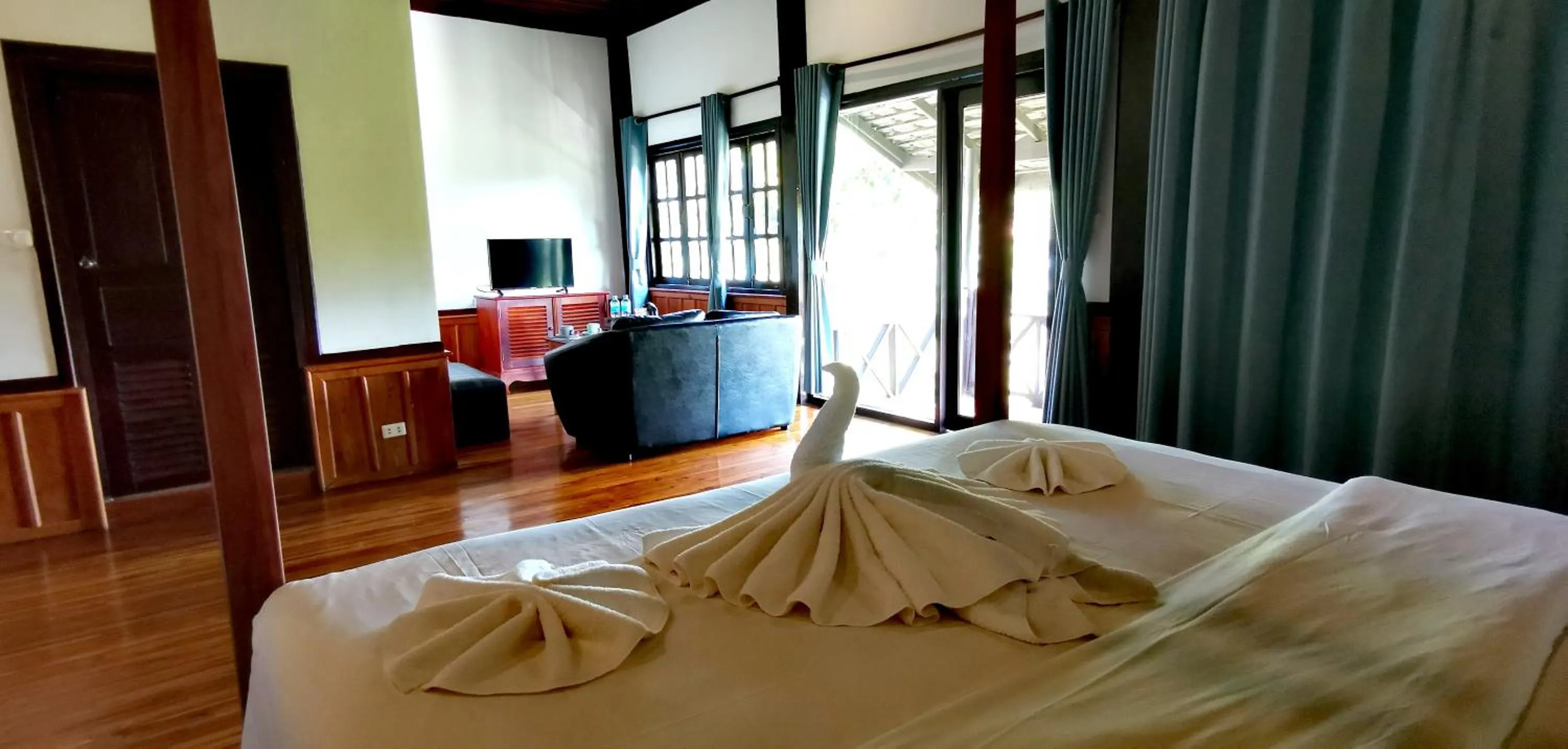 Bed in Luang Prabang Paradise Resort