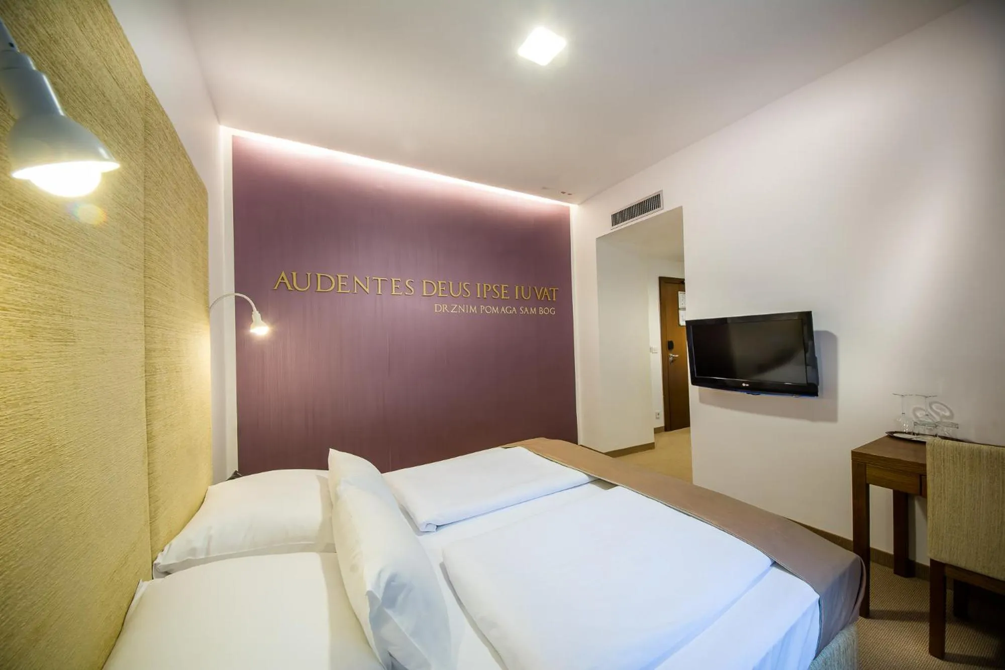 Bedroom, Bed in Rimske Terme Resort - Hotel Zdraviliški dvor