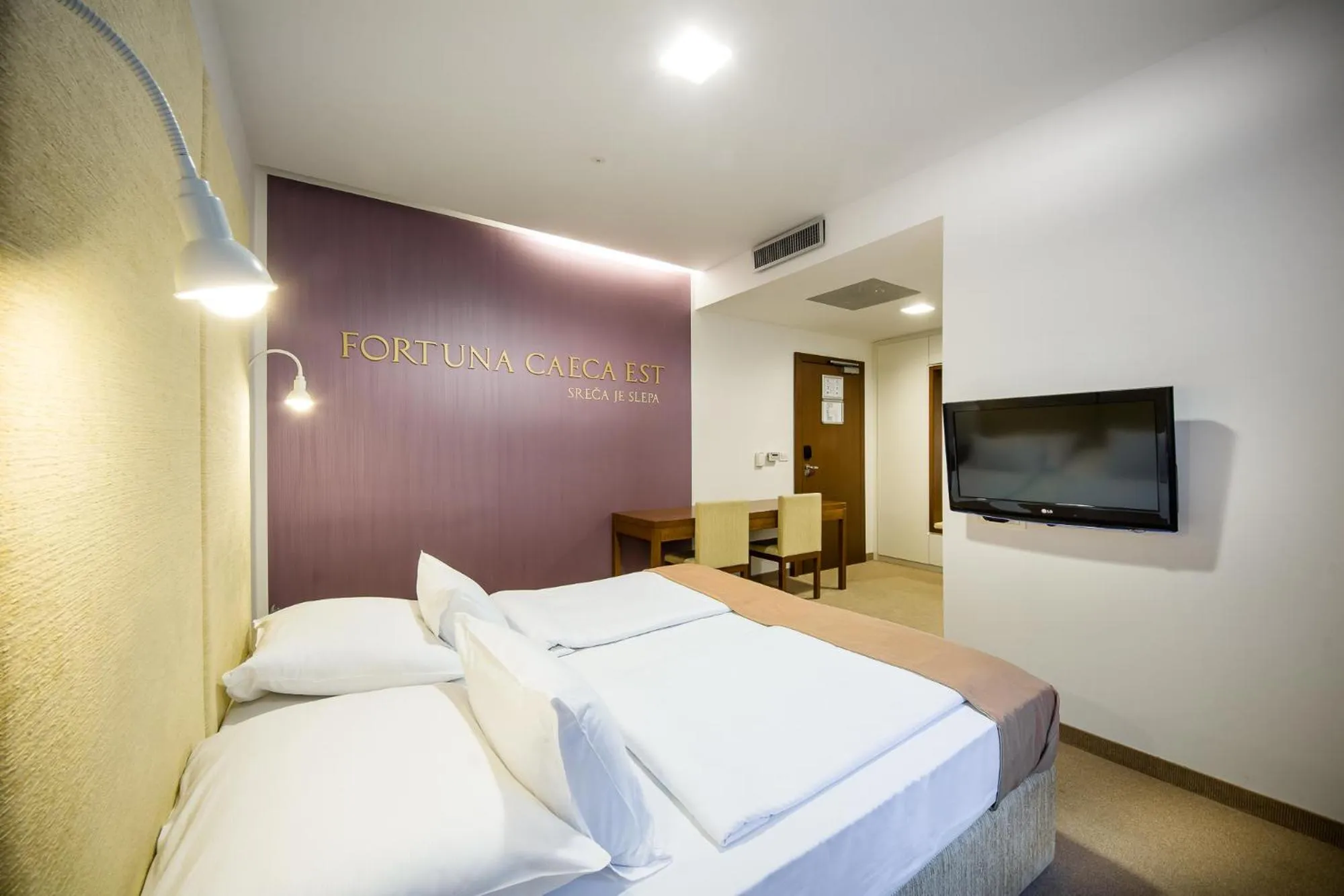 Bed in Rimske Terme Resort - Hotel Zdraviliški dvor