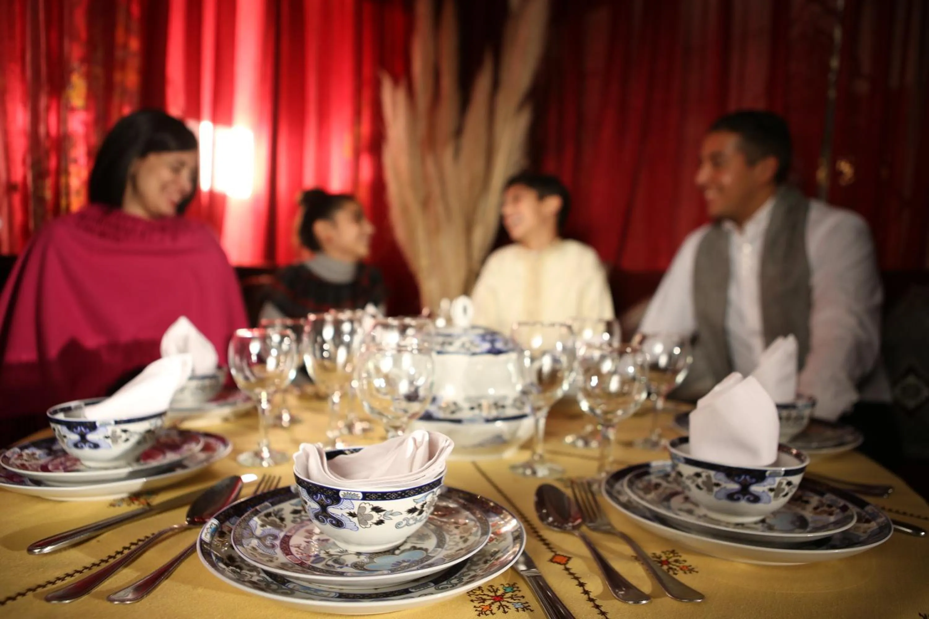 Restaurant/places to eat in Hotel Transatlantique