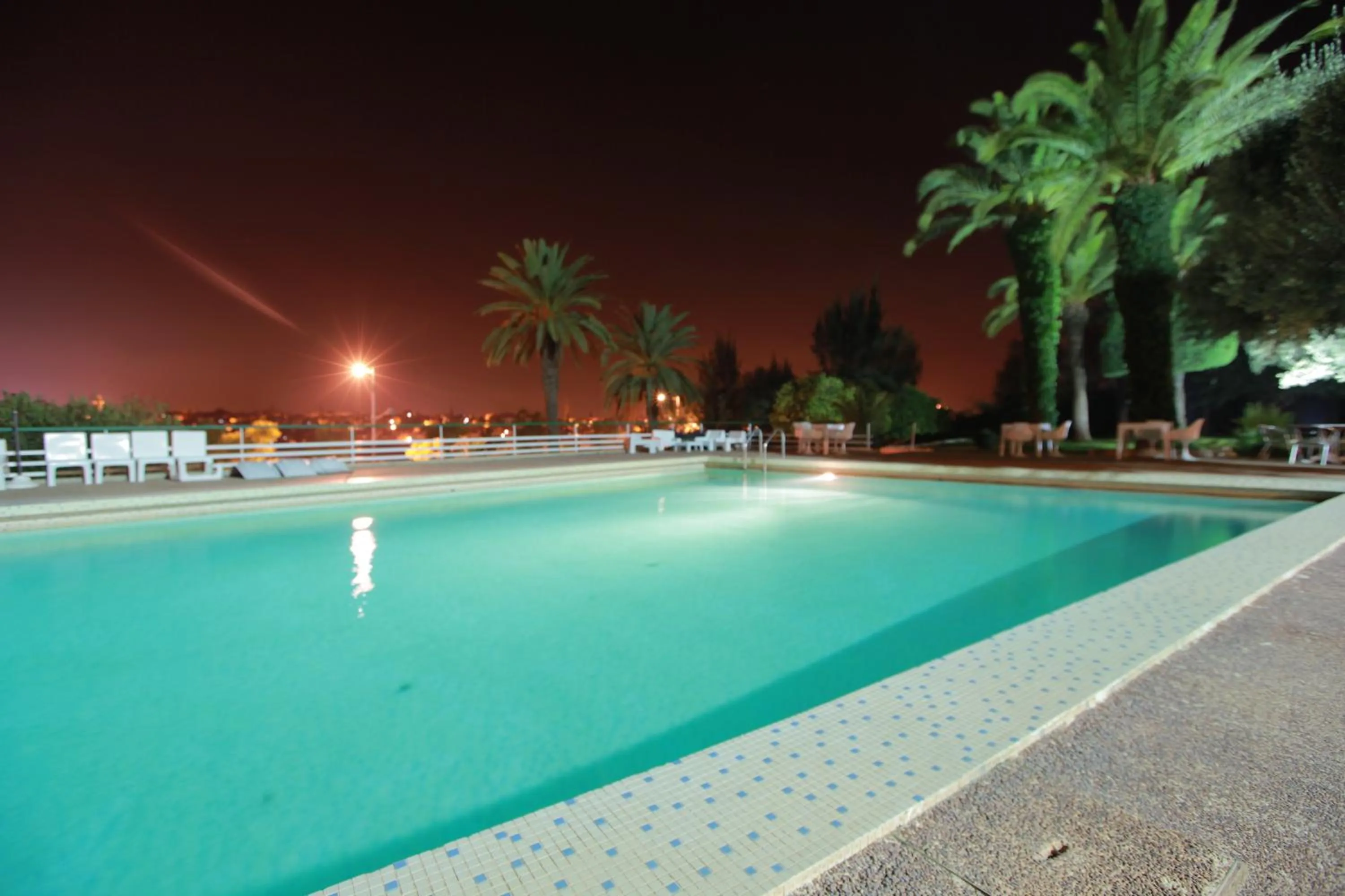 Swimming pool in Hotel Transatlantique