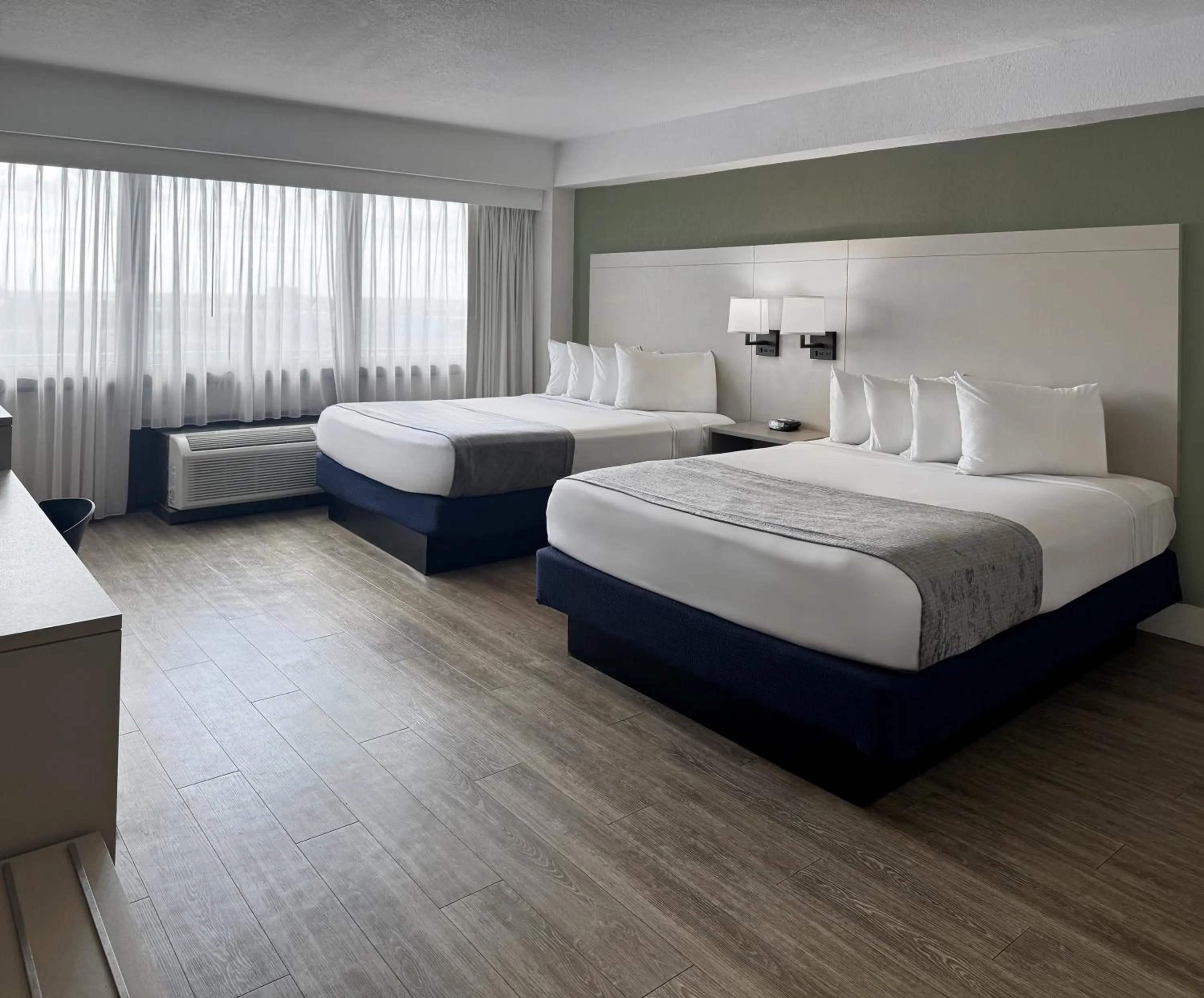Bed in Wyndham I-Drive Avanti Resort & Conference Center