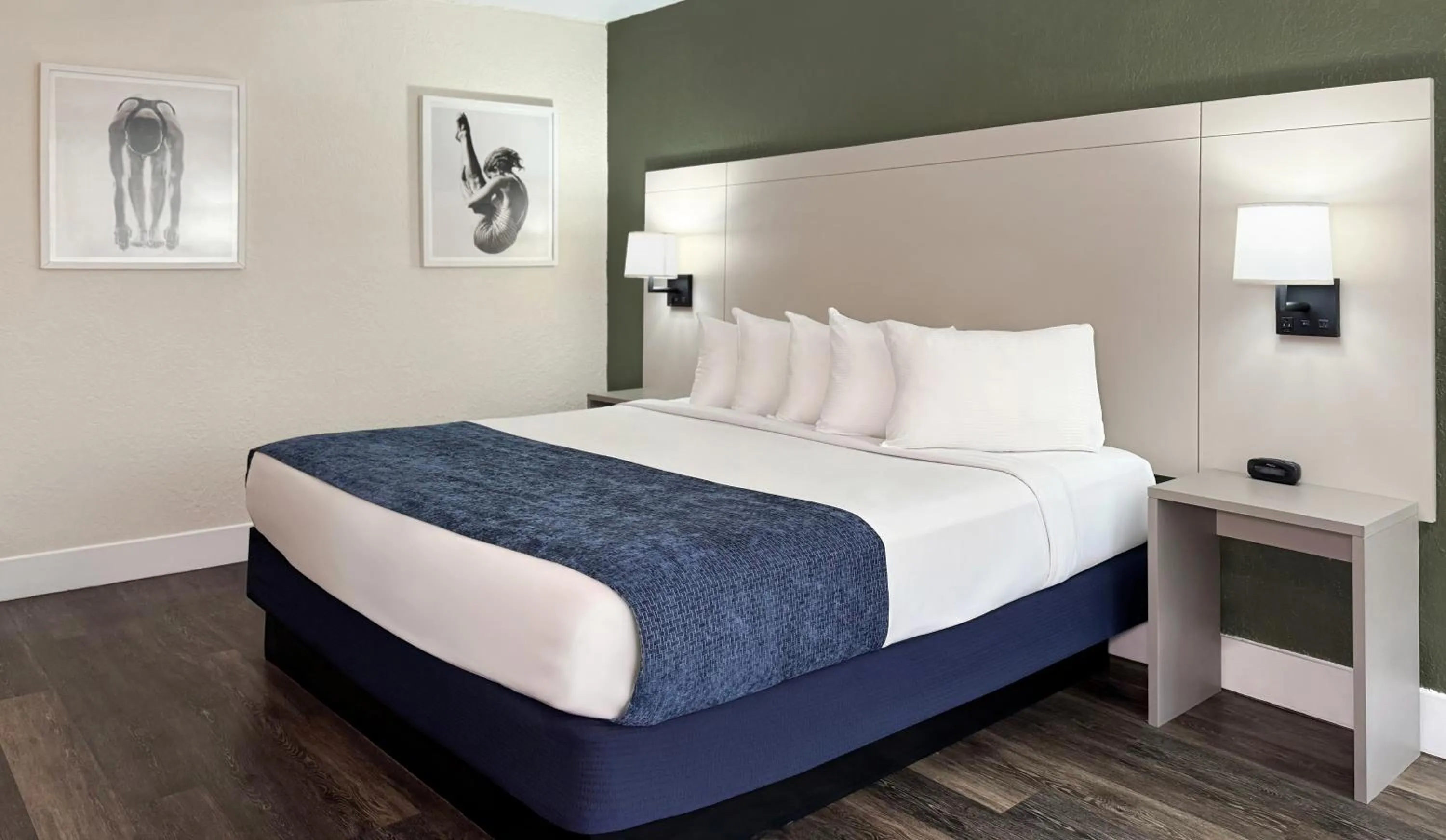 Bed in Wyndham I-Drive Avanti Resort & Conference Center
