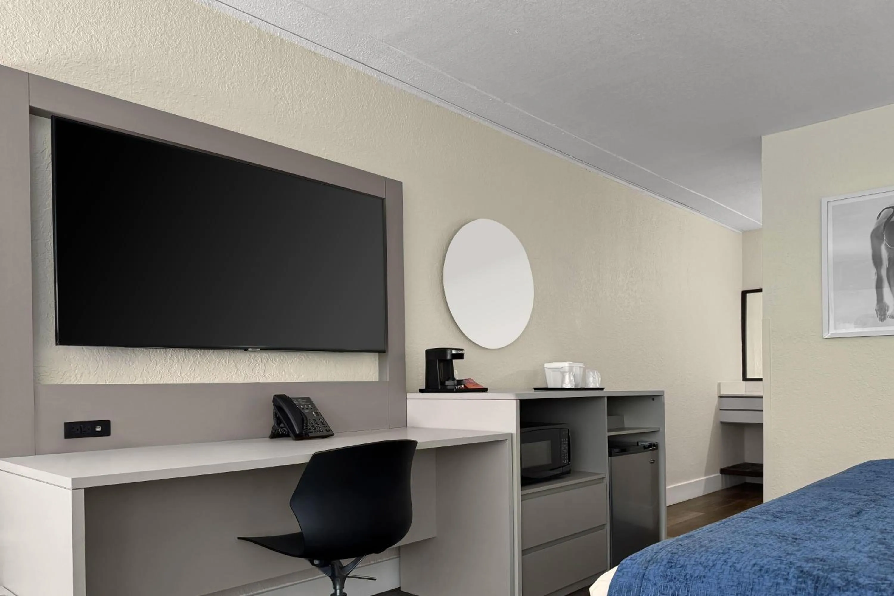 Photo of the whole room, Bed in Wyndham I-Drive Avanti Resort & Conference Center