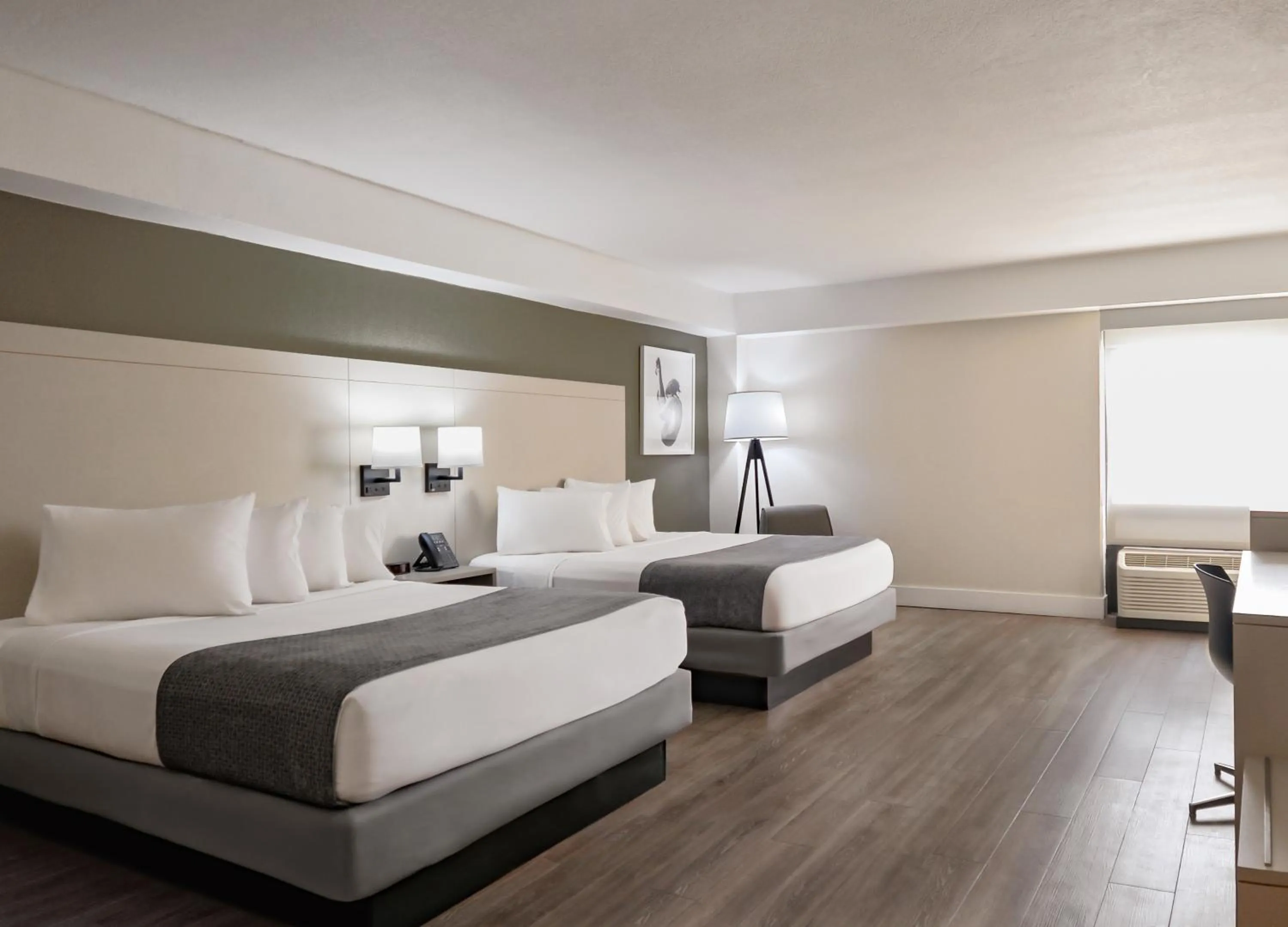 Bed in Wyndham I-Drive Avanti Resort & Conference Center