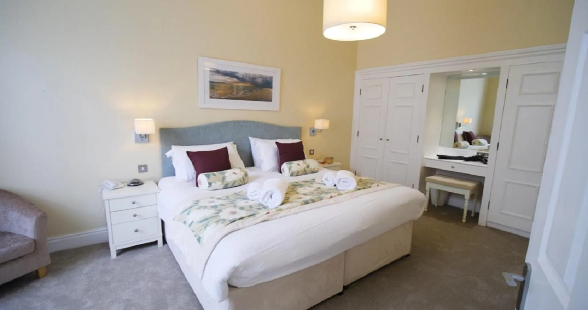 Bedroom, Bed in The Osborne Apartments