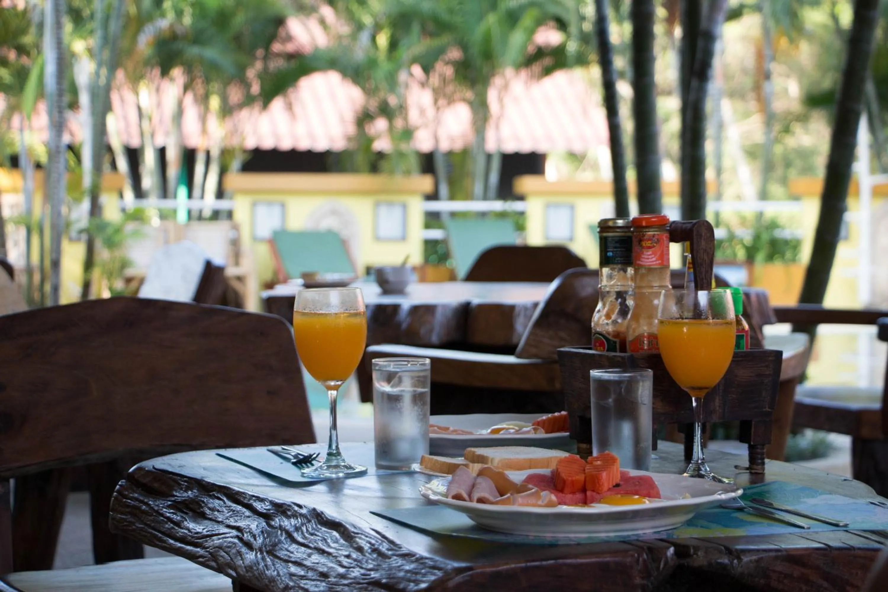 Restaurant/places to eat in Baanplaidoi Resort