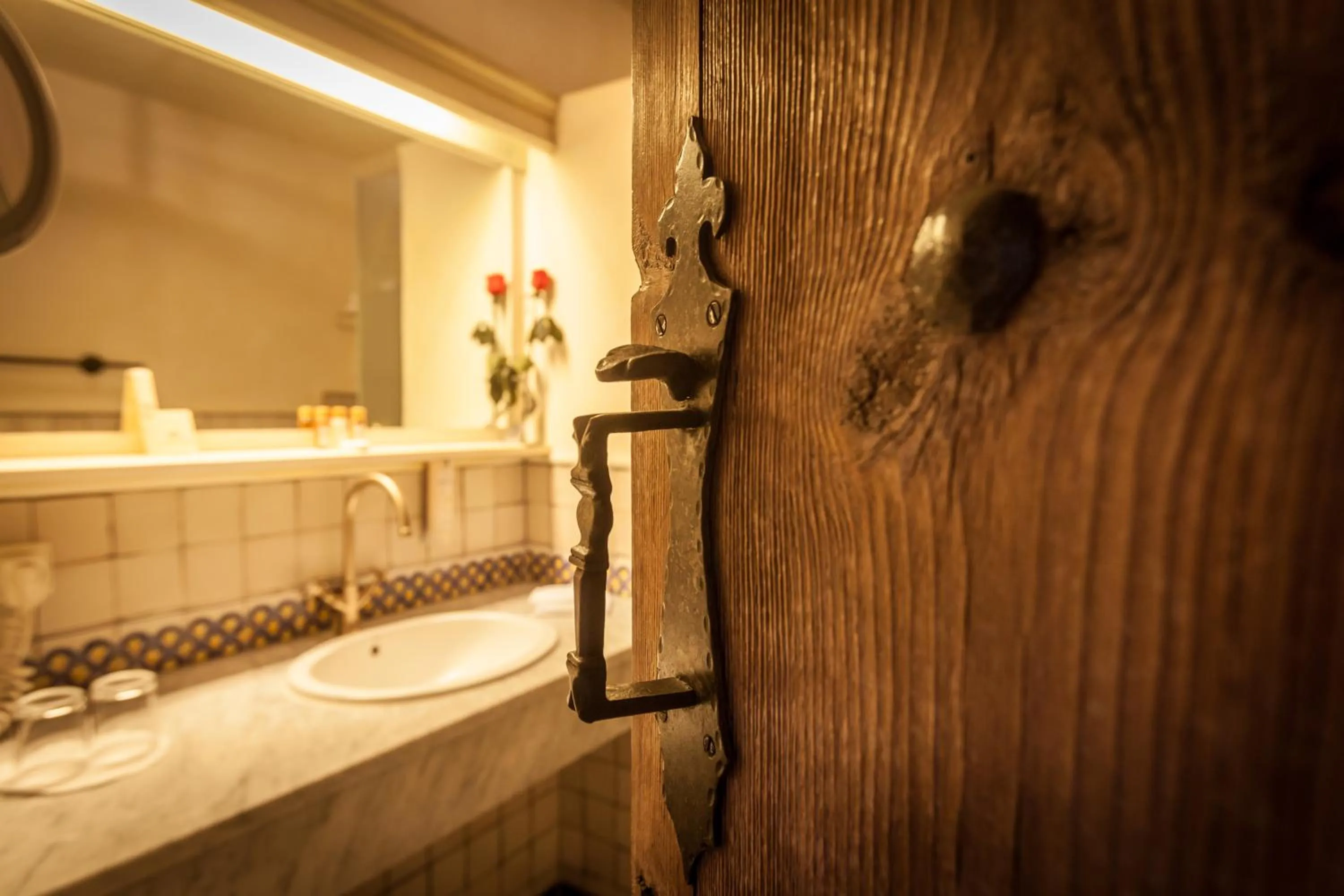 Photo of the whole room in 4-Sterne Burghotel Castillo Alcazar, Europa-Park Erlebnis-Resort