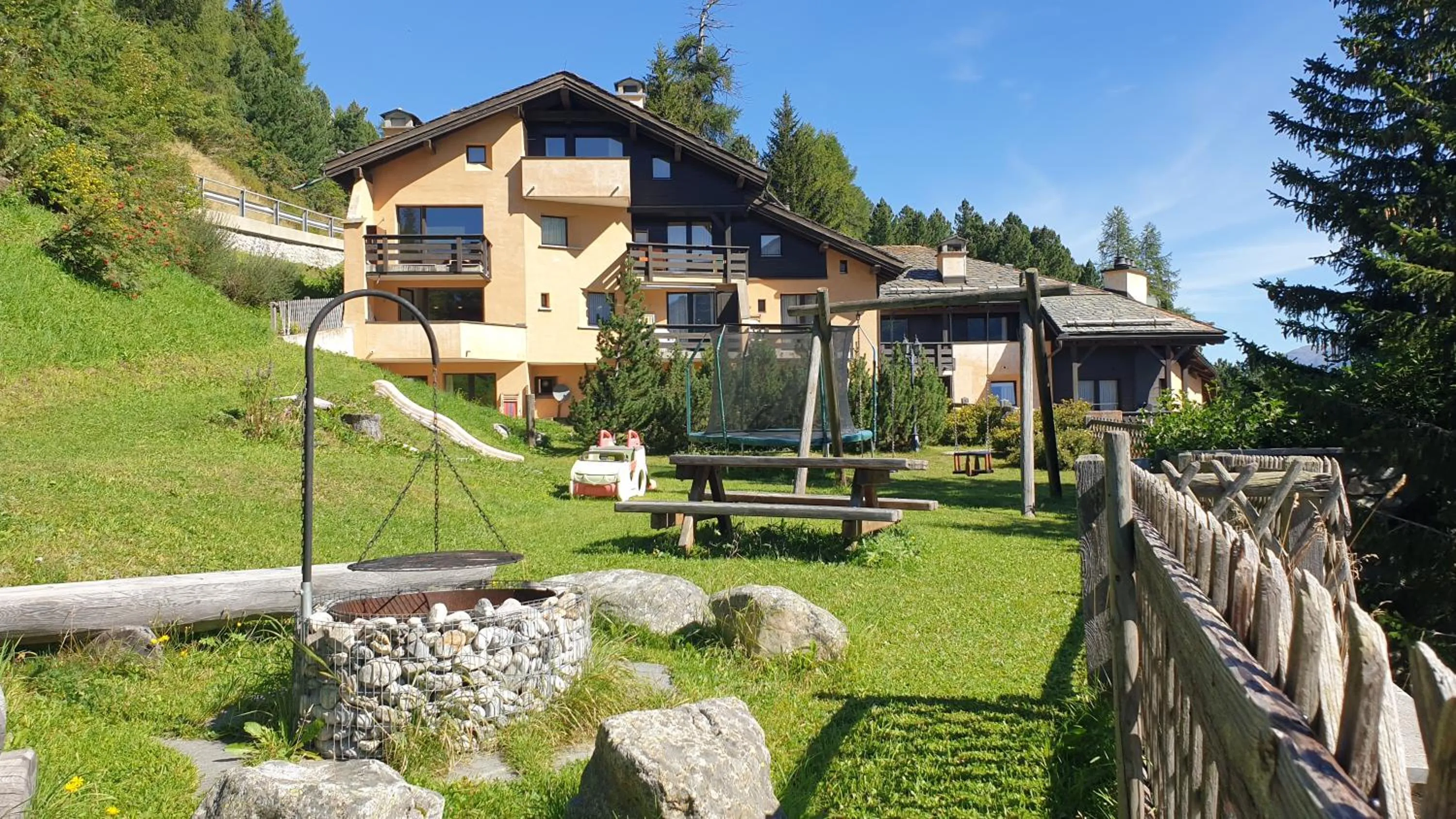 Aparthotel Chesa Bellaval