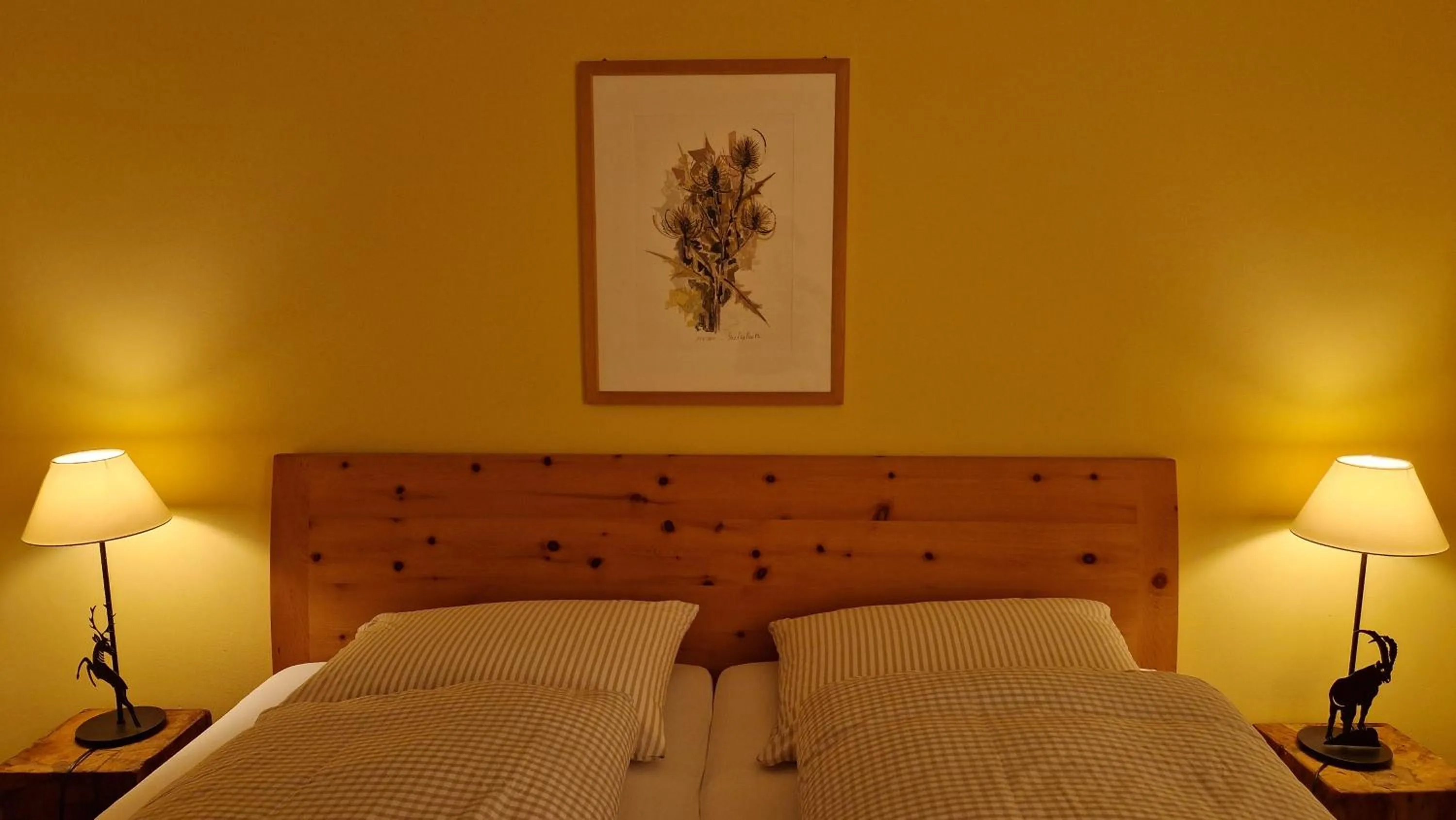 Bedroom, Bed in Aparthotel Chesa Bellaval