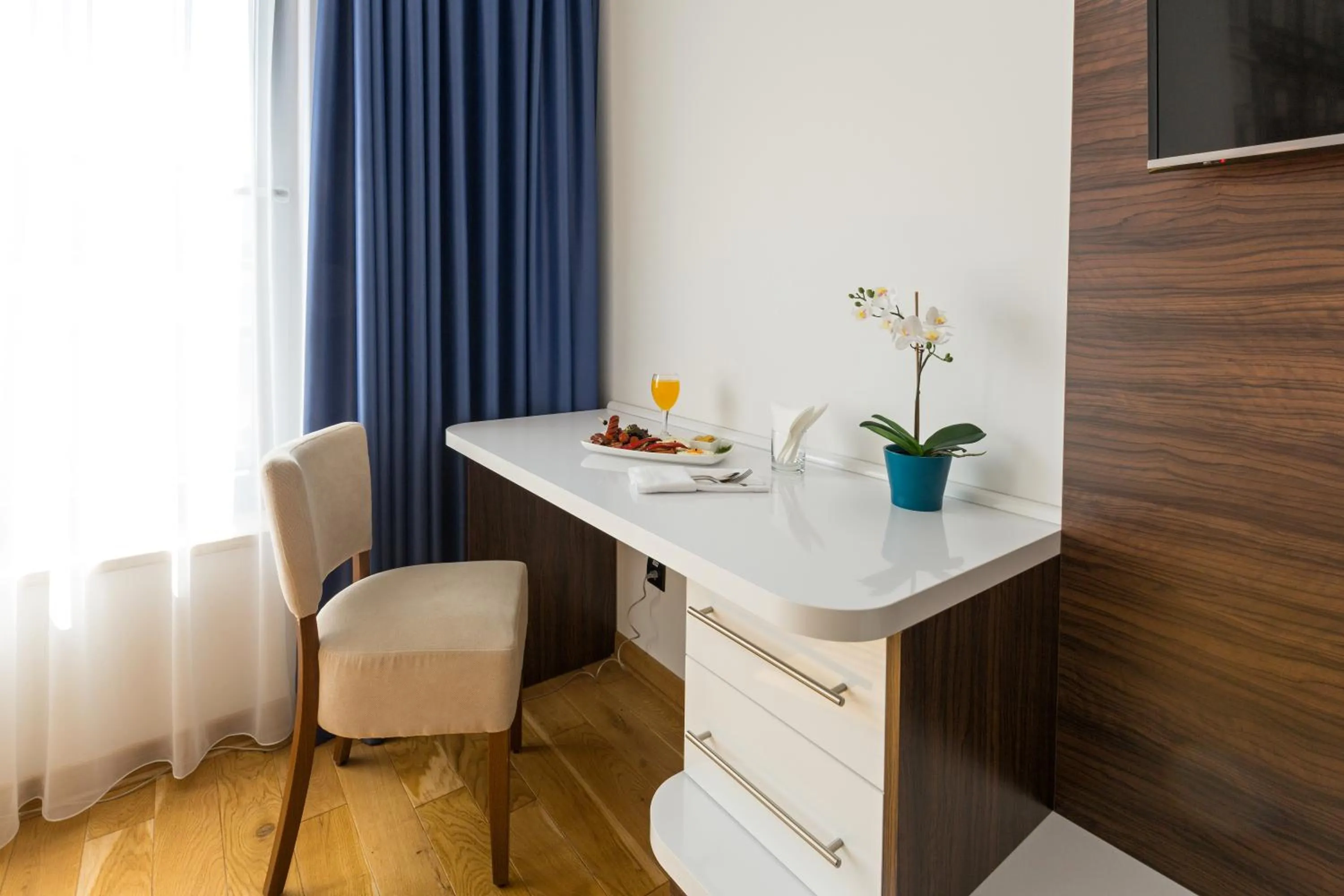 TV and multimedia in Abba Hotel