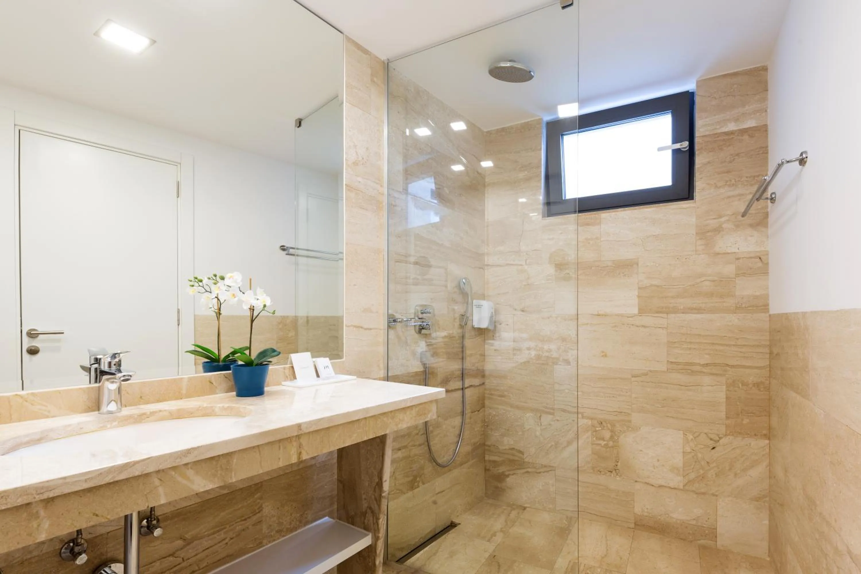 Shower in Abba Hotel