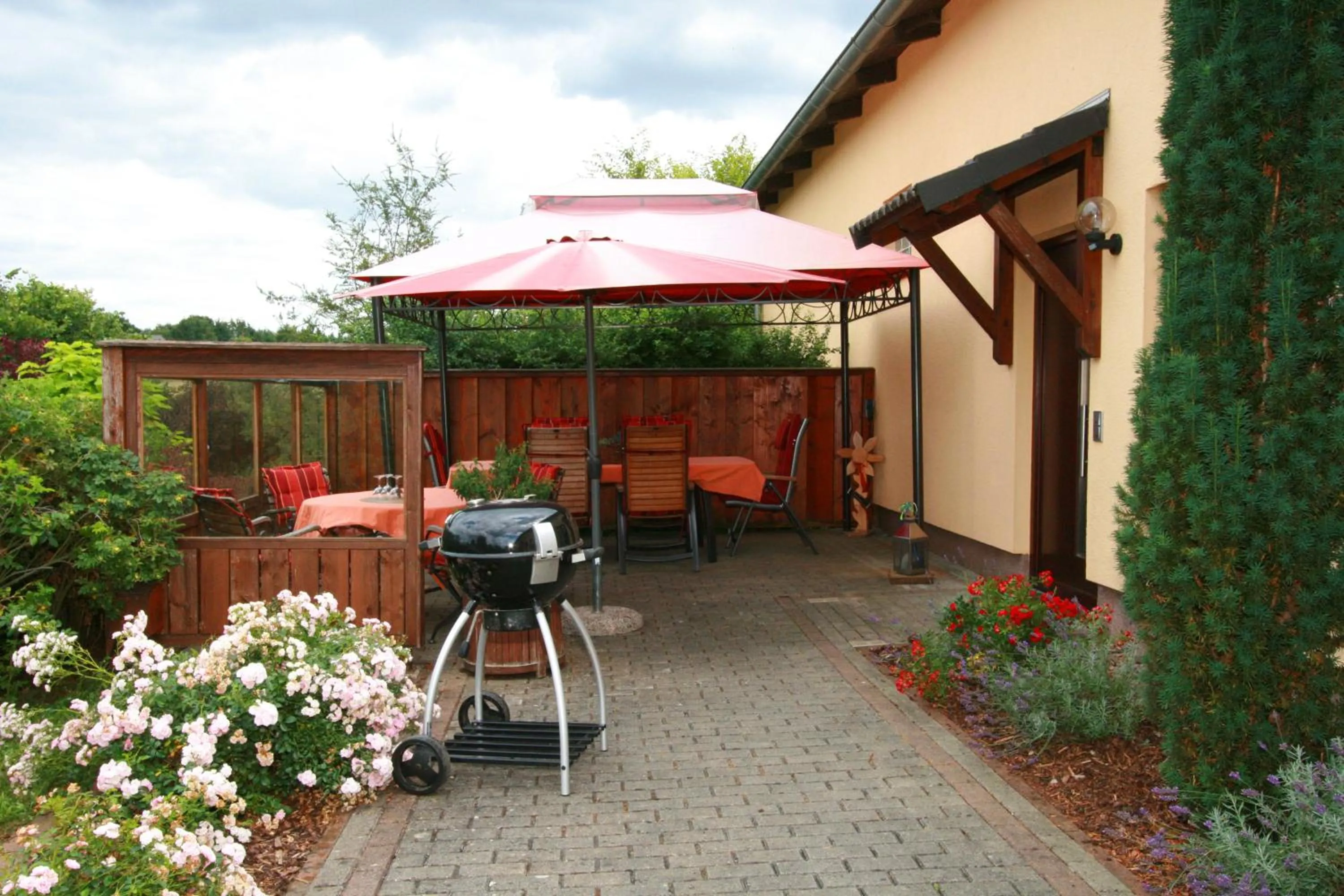 BBQ facilities in Landhaus Hof-Schlenstedt