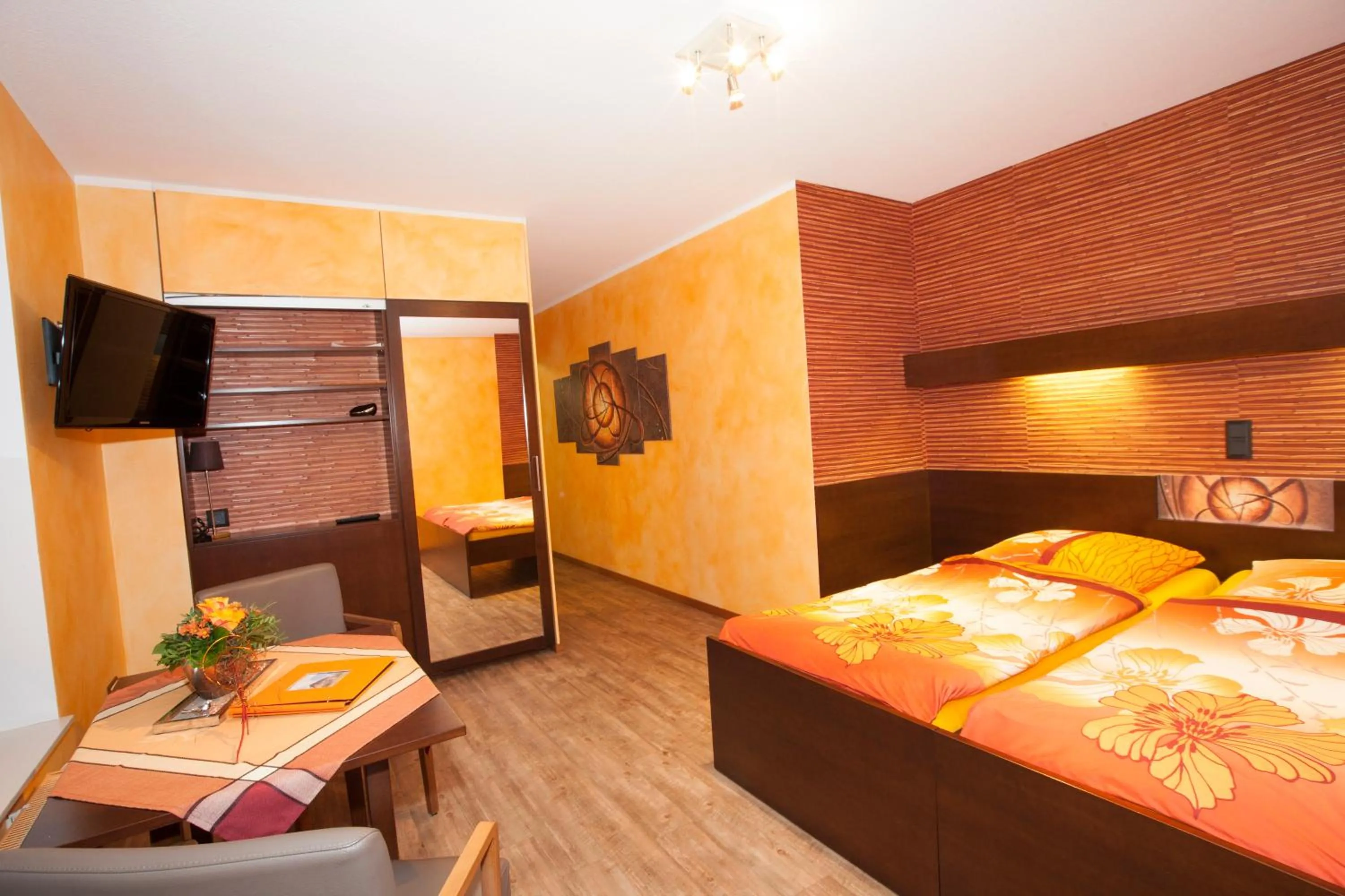 Photo of the whole room, Bed in Landhaus Hof-Schlenstedt