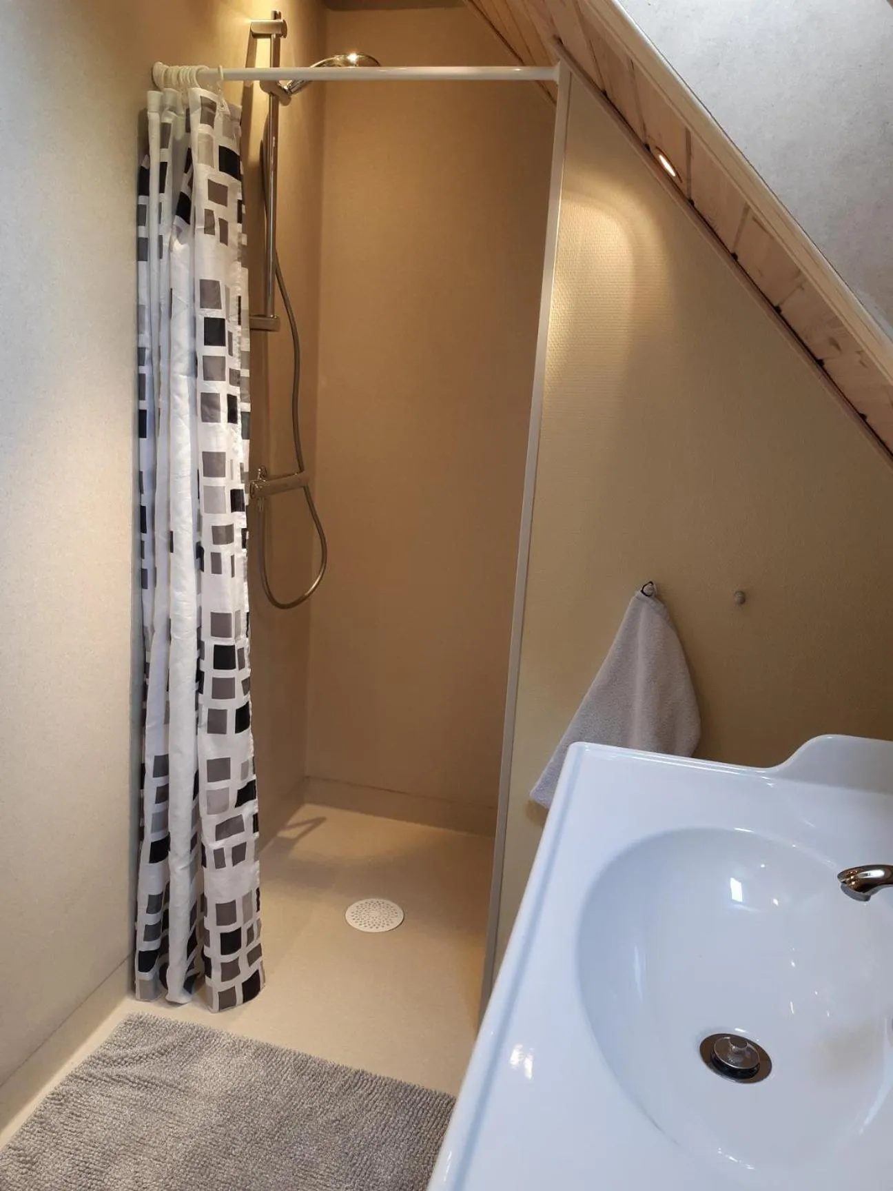 Shower in Sdr. Omme Bed & Breakfast