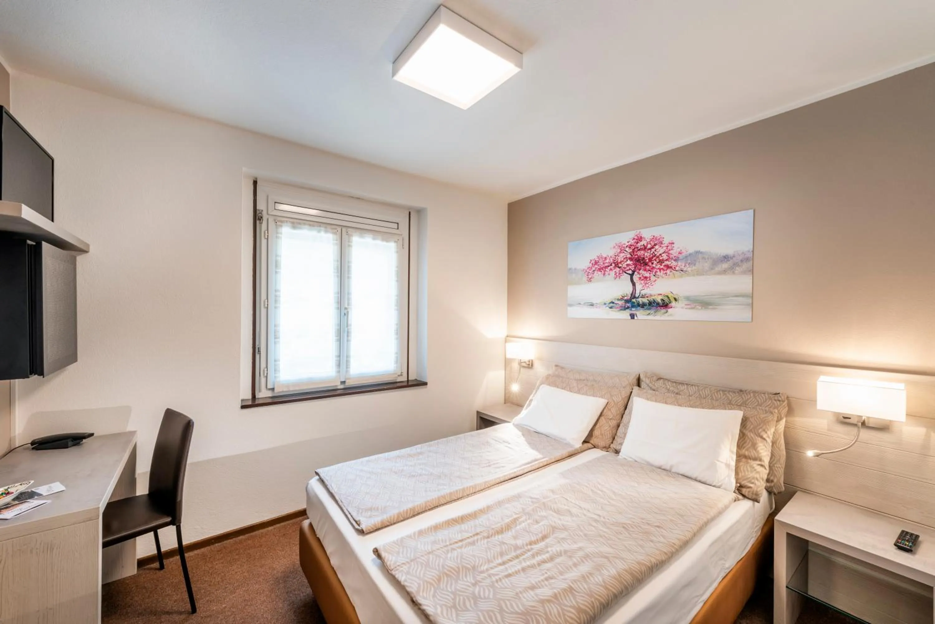 Bed in Albergo Ristorante Svizzero