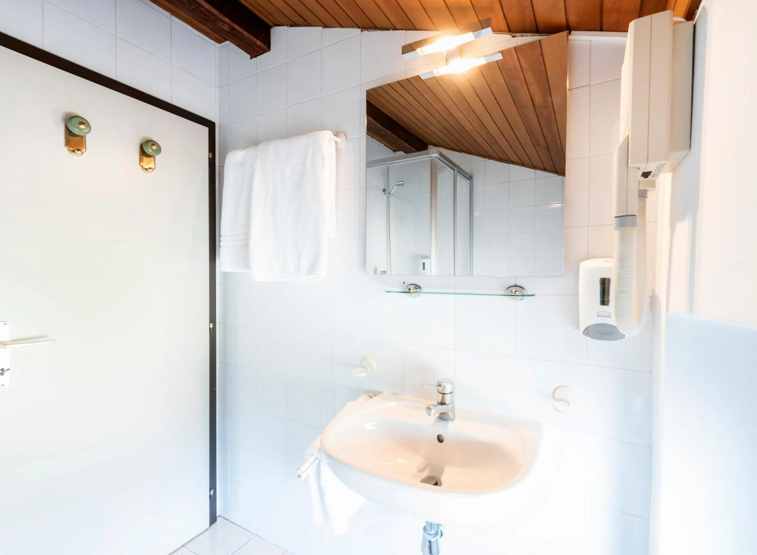 Bathroom in Albergo Ristorante Svizzero