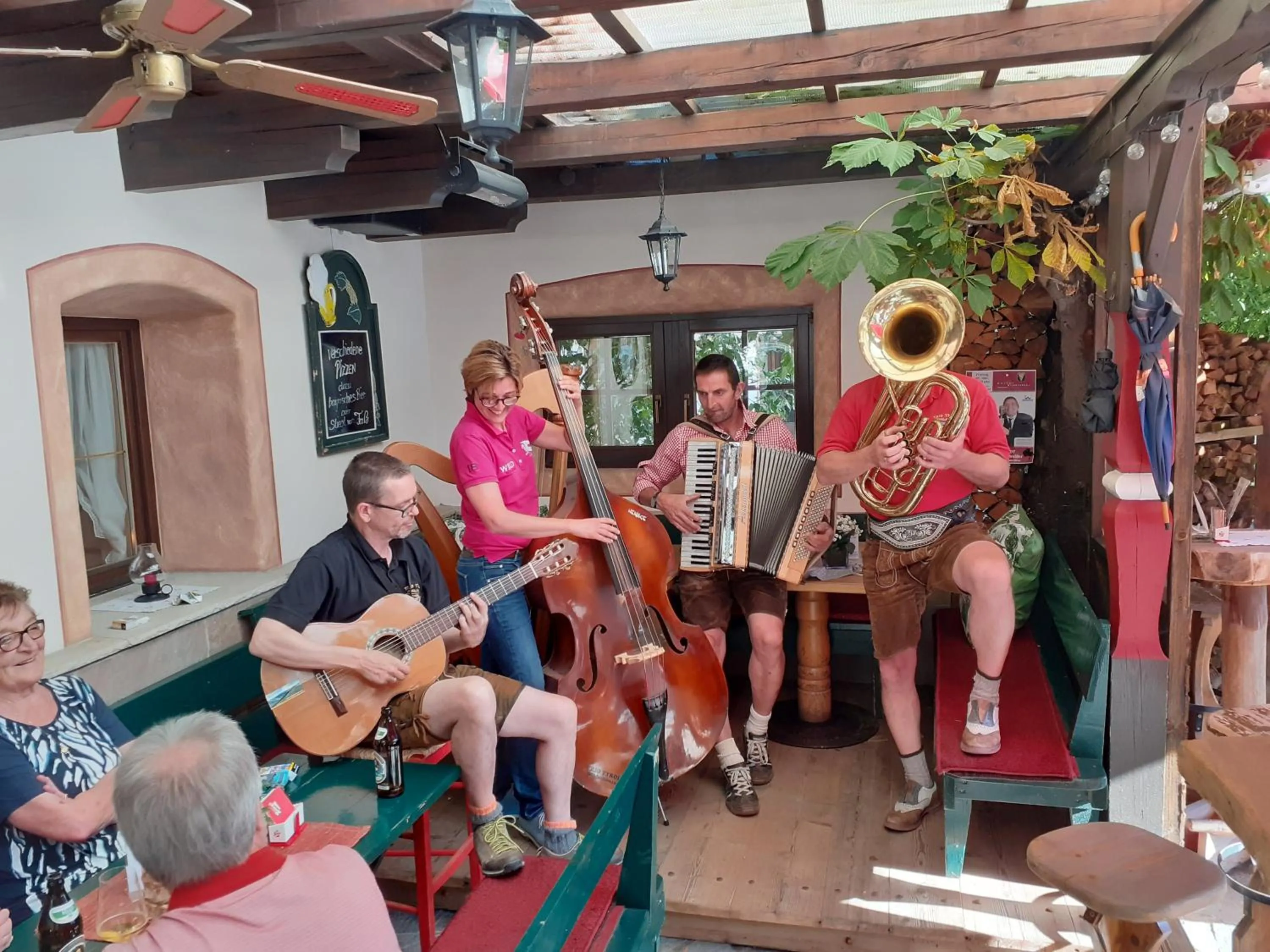 Restaurant/places to eat in Ferienwohnungen Starchenthof - Wildschönau, Premiumcard inclusive