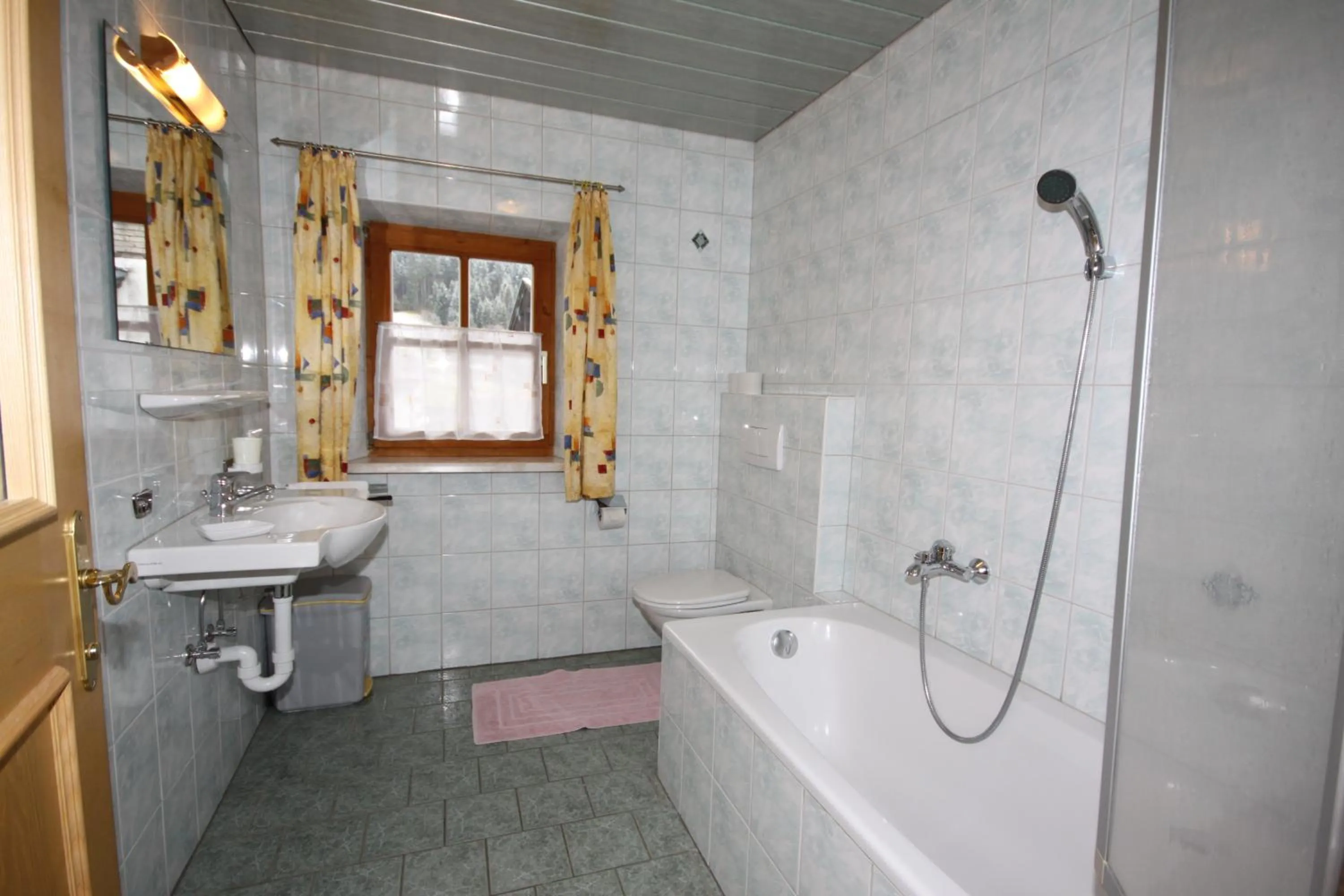 Bathroom in Ferienwohnungen Starchenthof - Wildschönau, Premiumcard inclusive