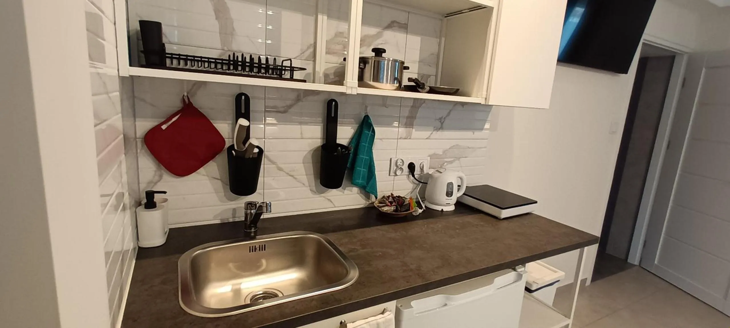 TV and multimedia in Cracow Central Aparthotel