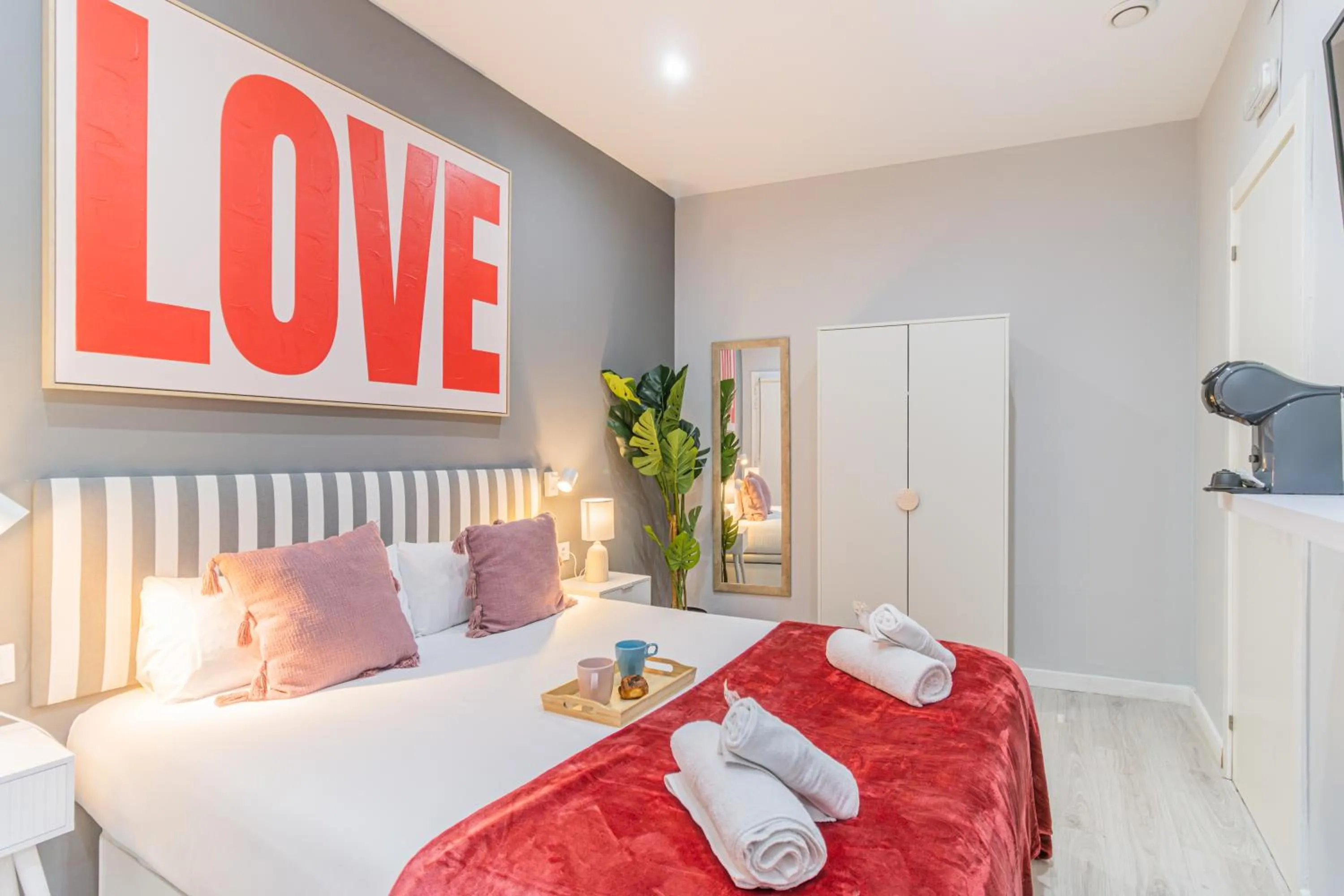 Bed in Fira Rooms Barcelona Hospitalet