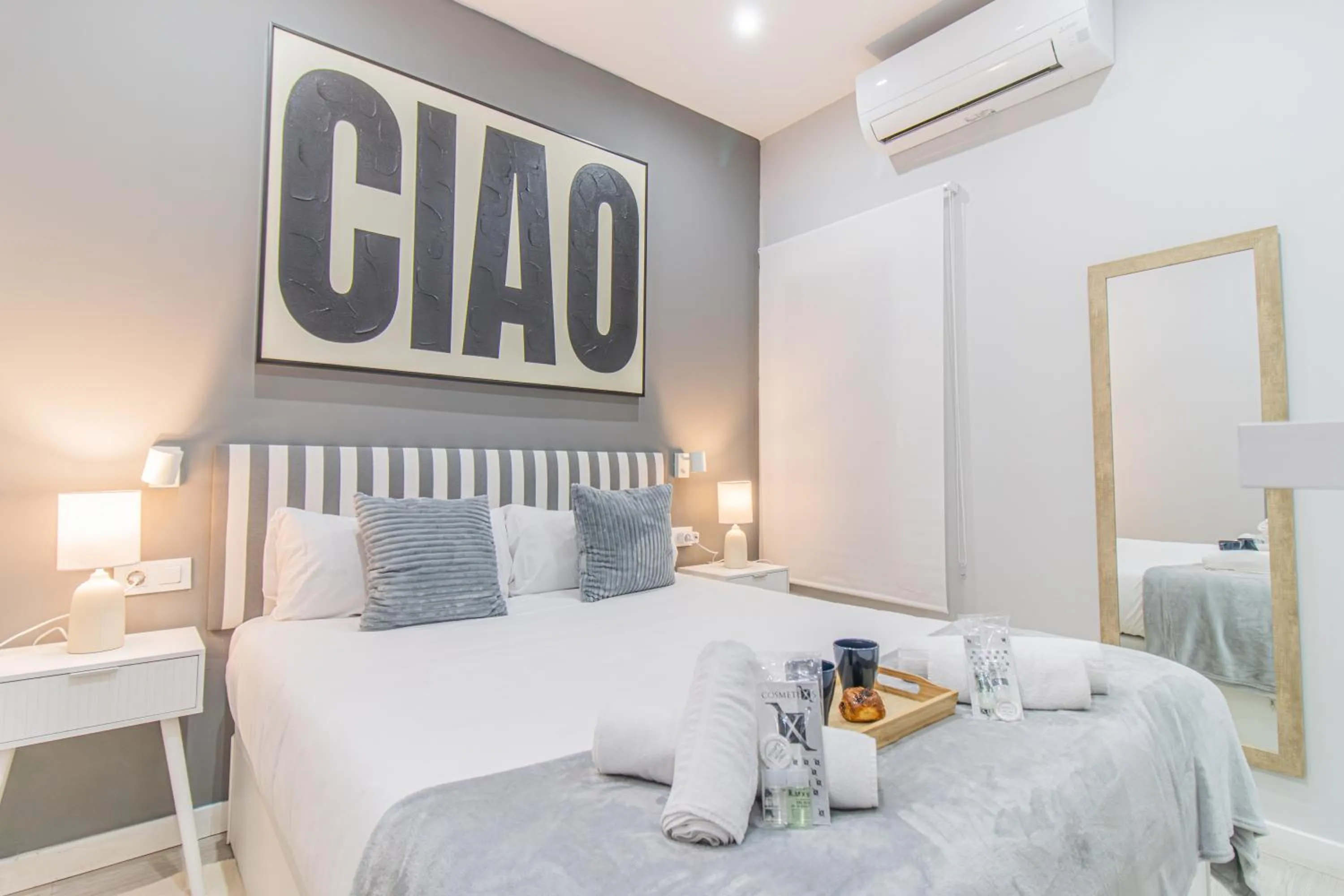 Bed in Fira Rooms Barcelona Hospitalet