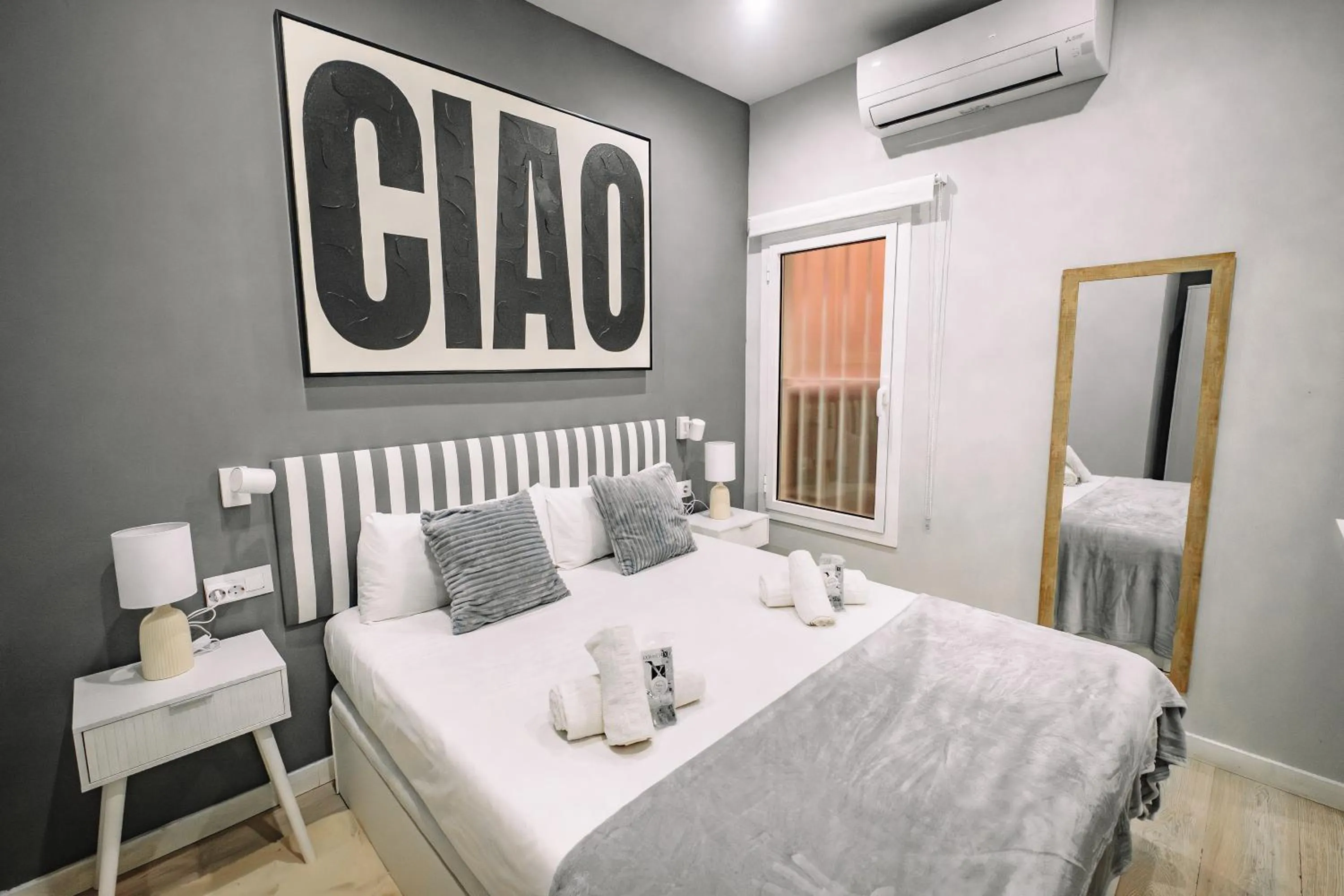 Bed in Fira Rooms Barcelona Hospitalet