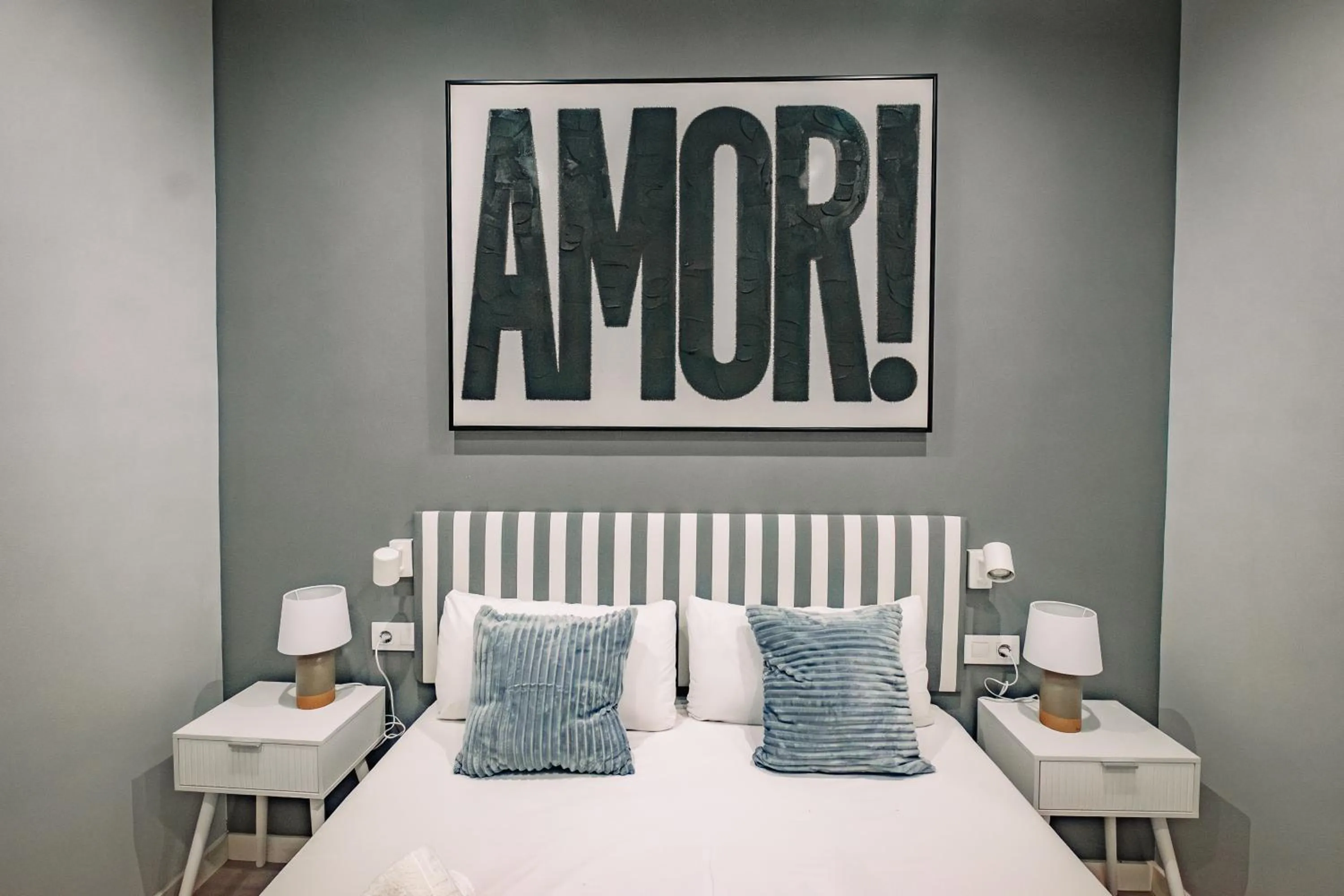 Bed in Fira Rooms Barcelona Hospitalet