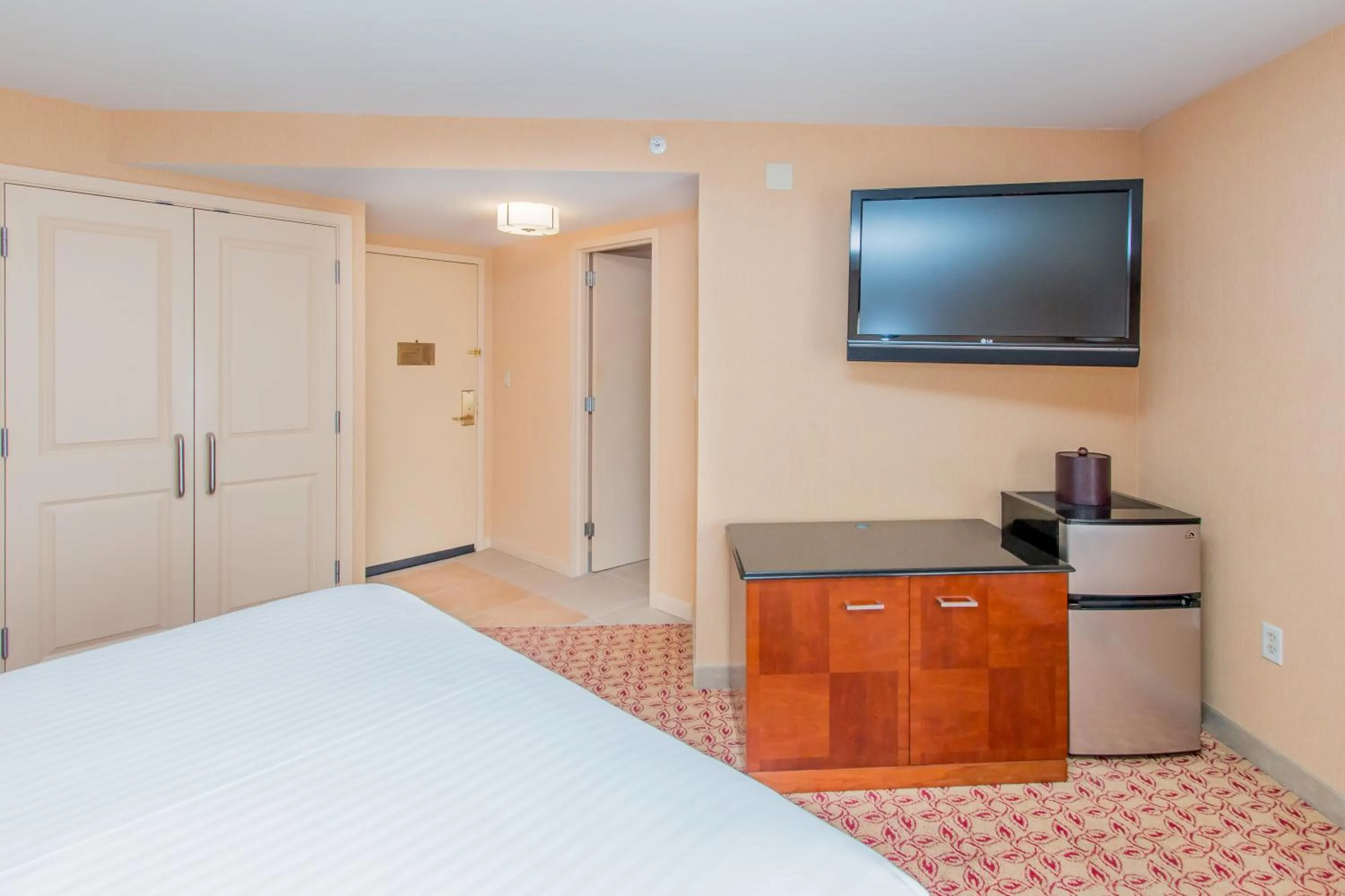 Bedroom, Bed in Doubletree By Hilton Battle Creek