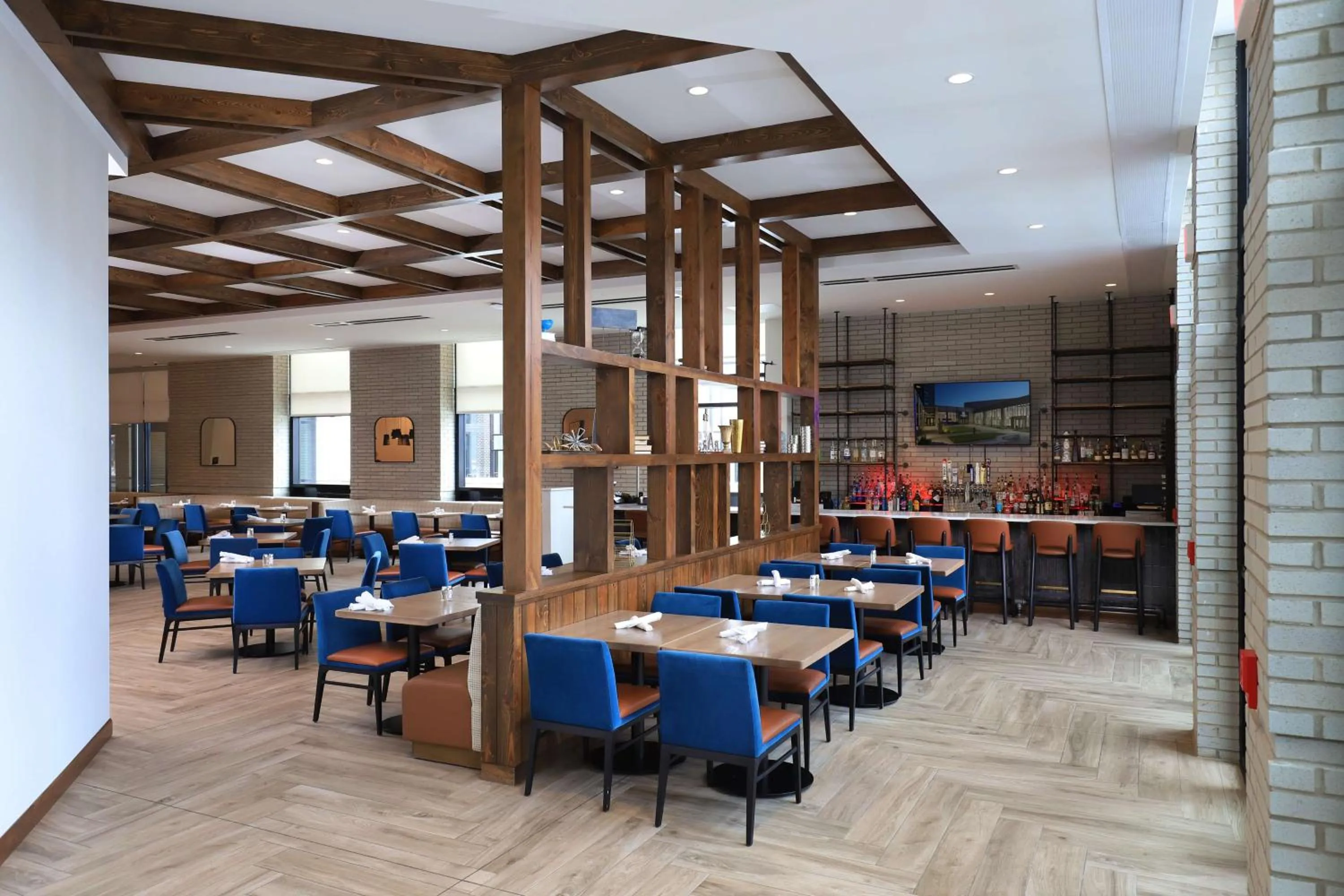 Lounge or bar in Doubletree By Hilton Battle Creek