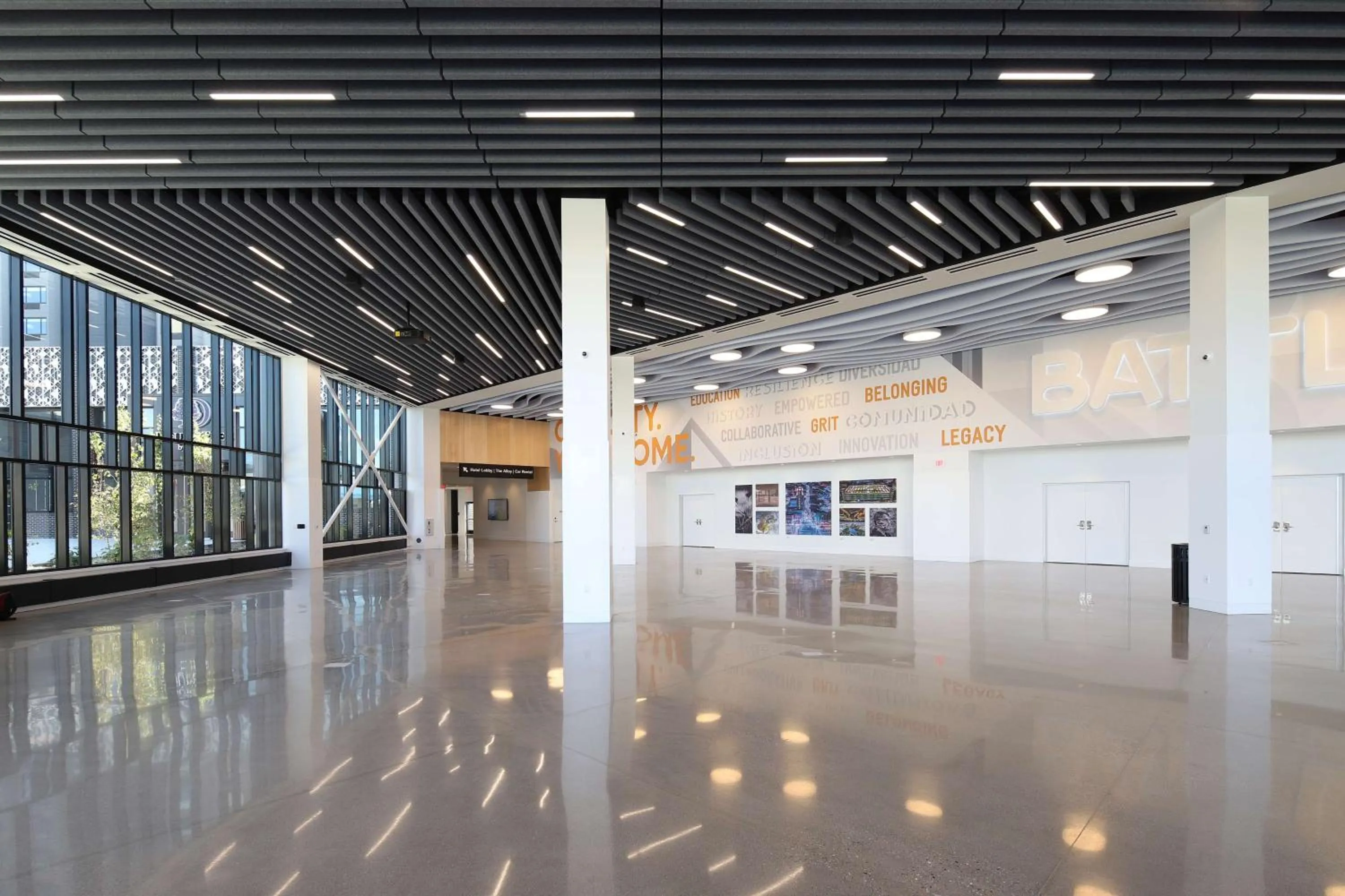Lobby or reception in Doubletree By Hilton Battle Creek