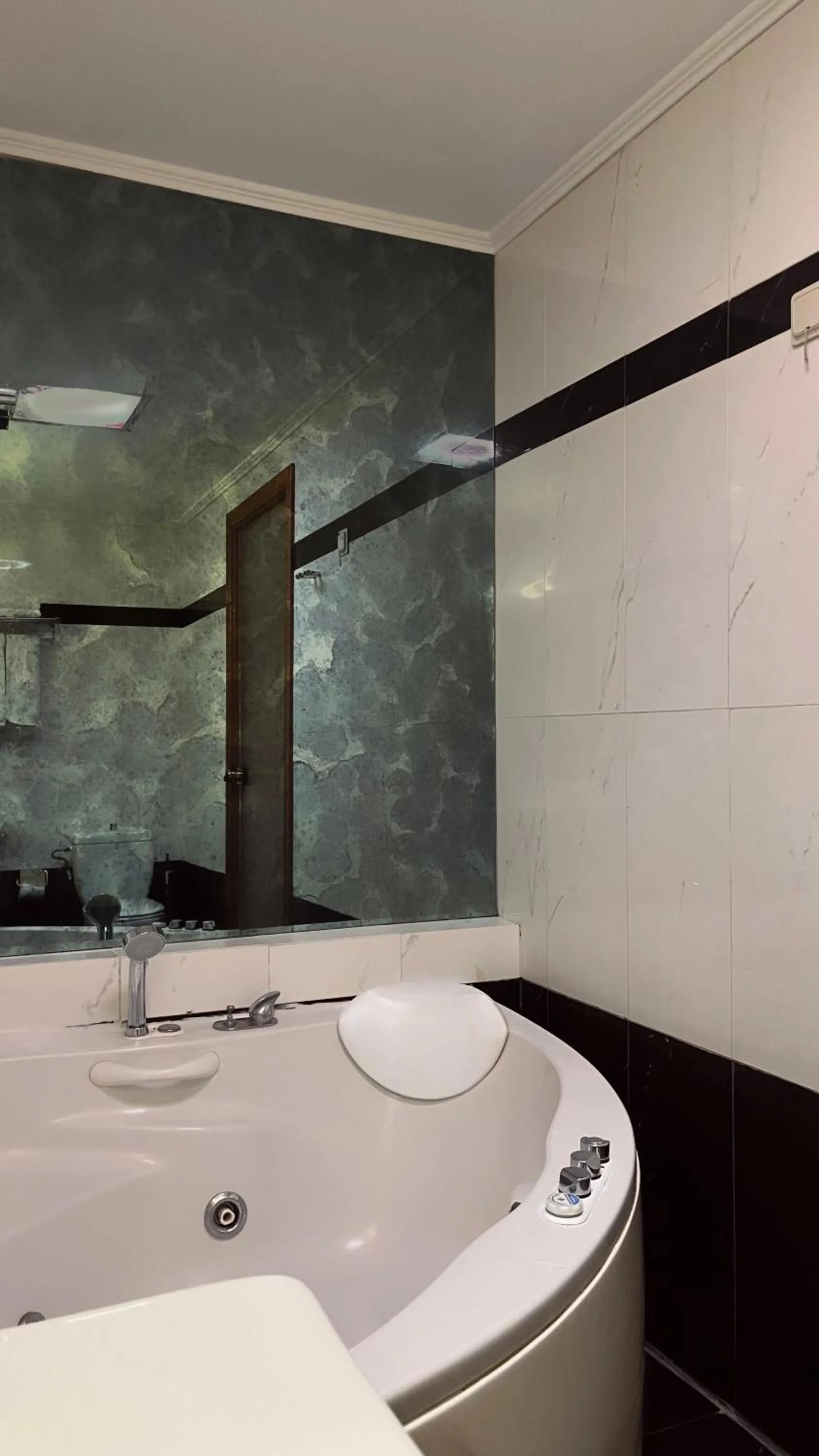 Bathroom in Alfa Hotel