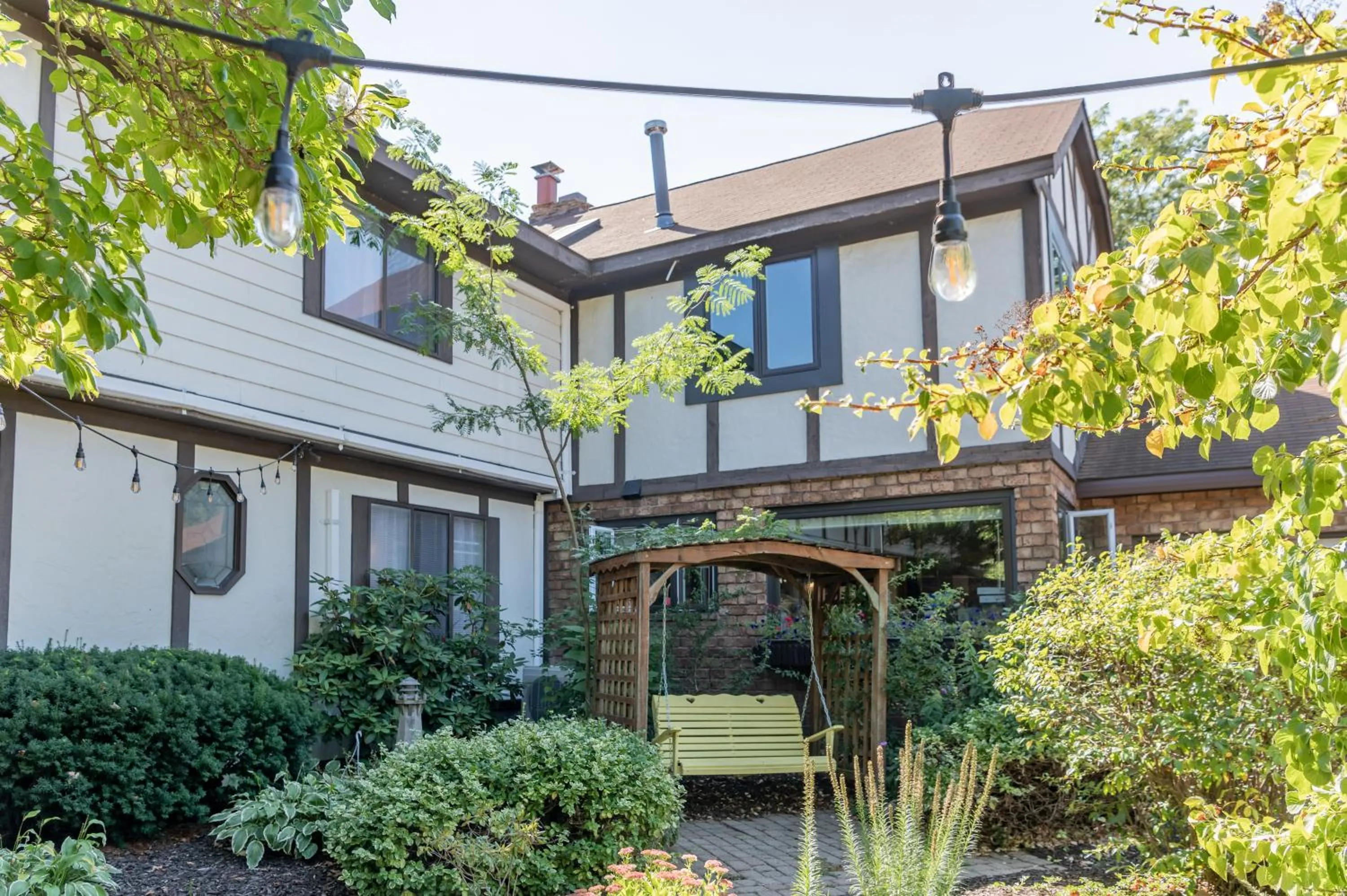 Patio in Hop & Vine Inn