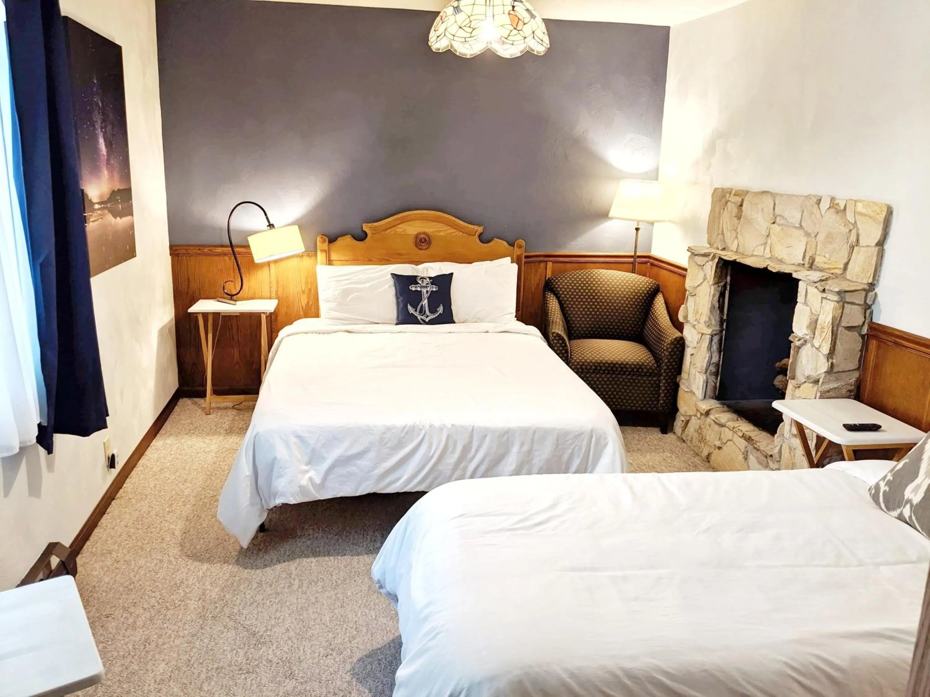 Family in Hop & Vine Inn