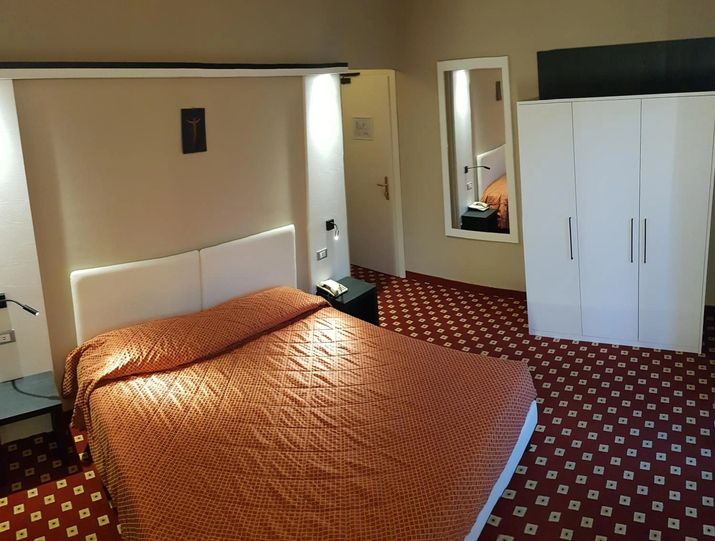 Bedroom, Bed in Hotel Diana