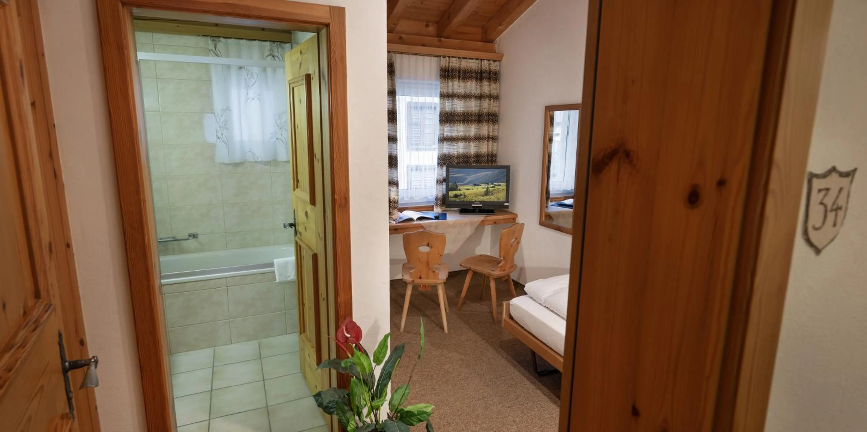 Bedroom in Hotel Acla Filli