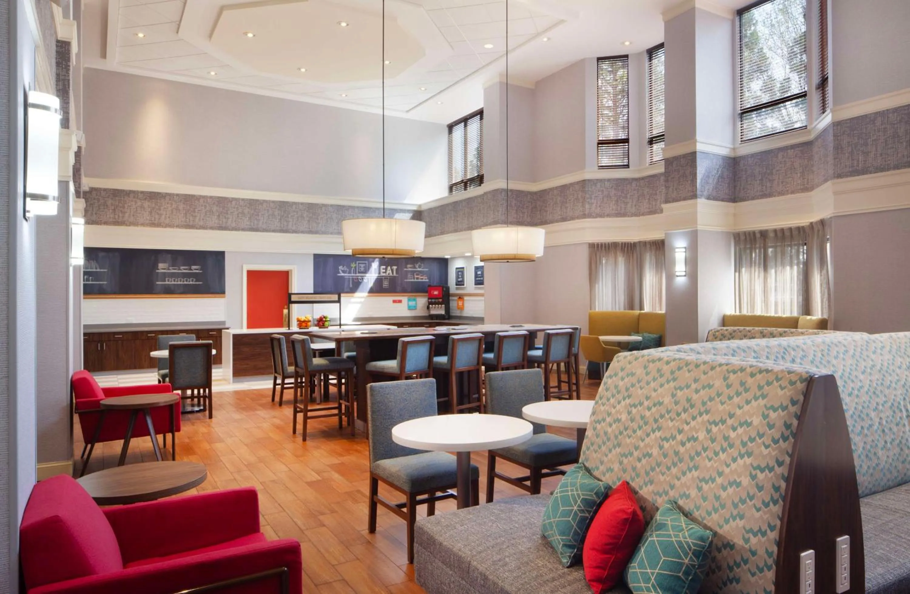 Breakfast in Hampton Inn & Suites-Atlanta Airport North-I-85