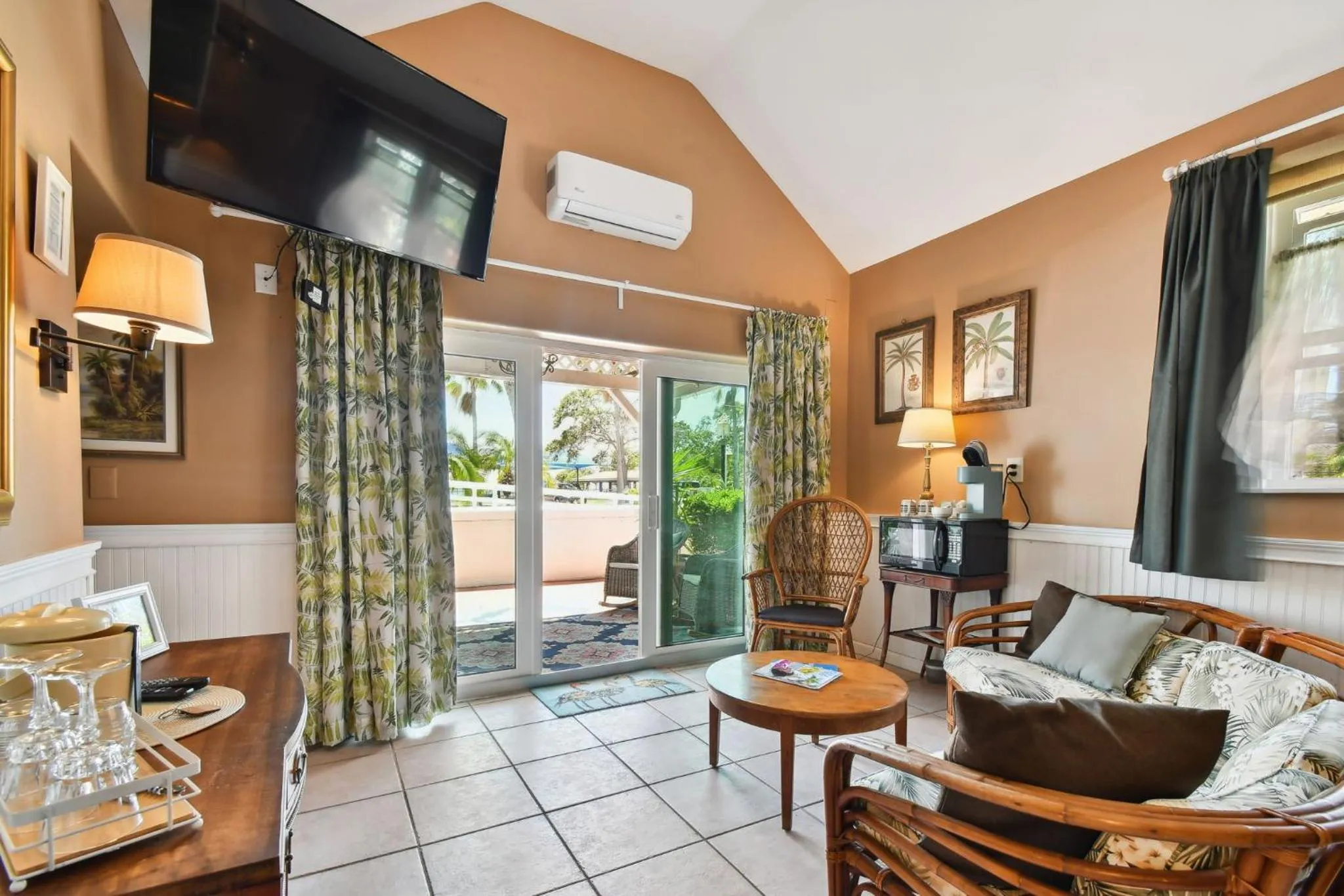 Sea Breeze Manor Inn