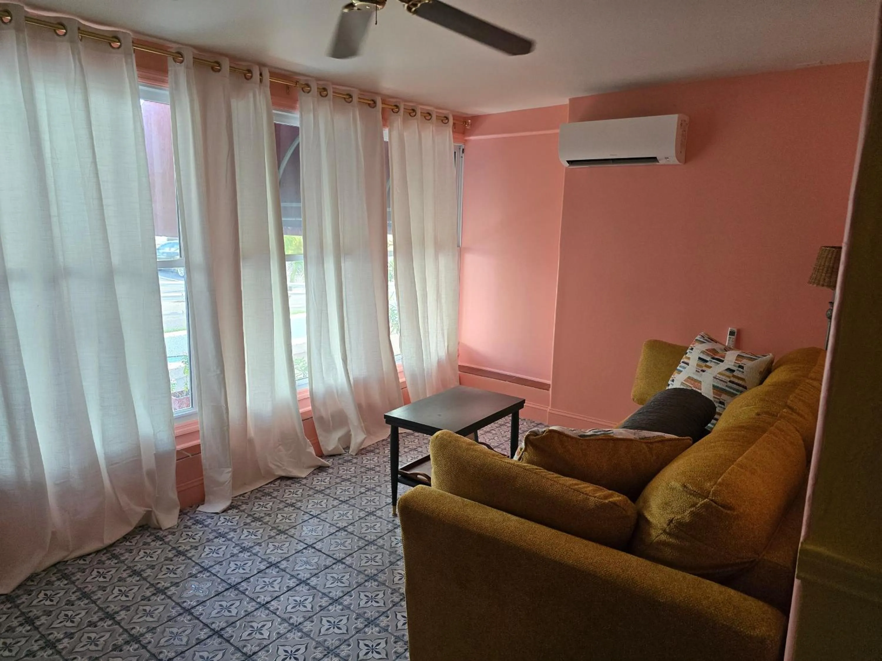 Sea Breeze Manor Inn