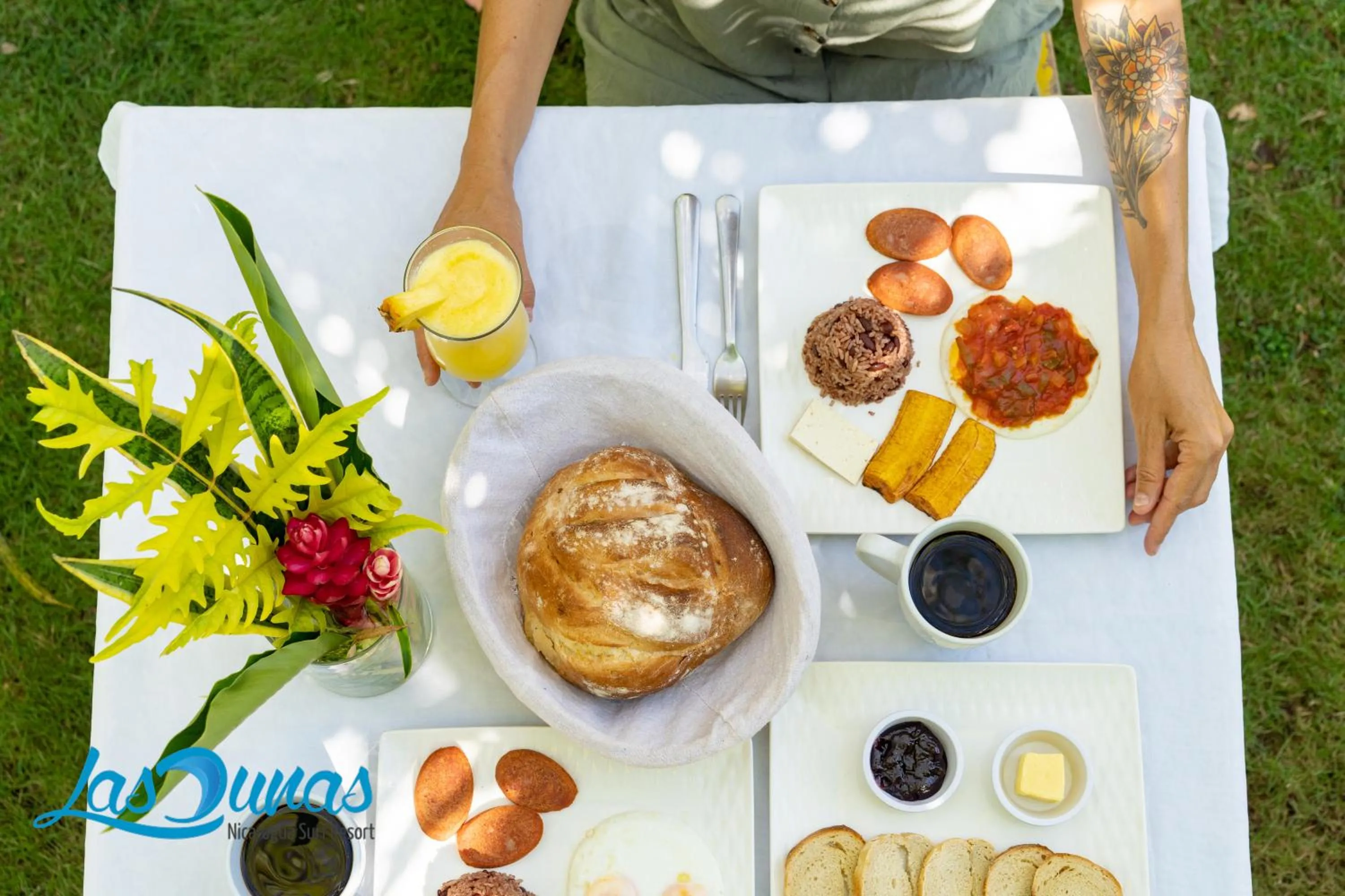 Breakfast in Las Dunas Surf Resort