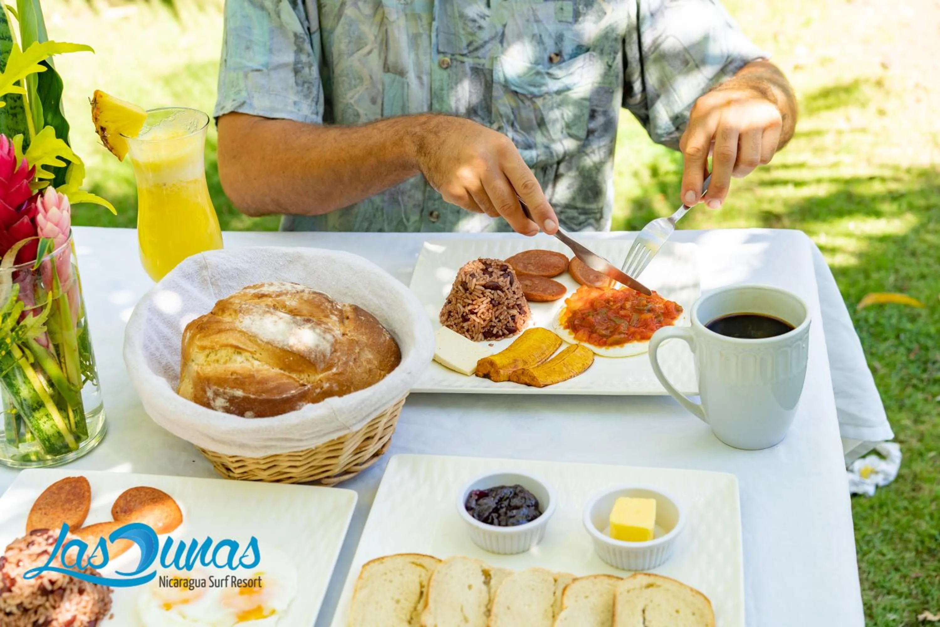 Breakfast in Las Dunas Surf Resort